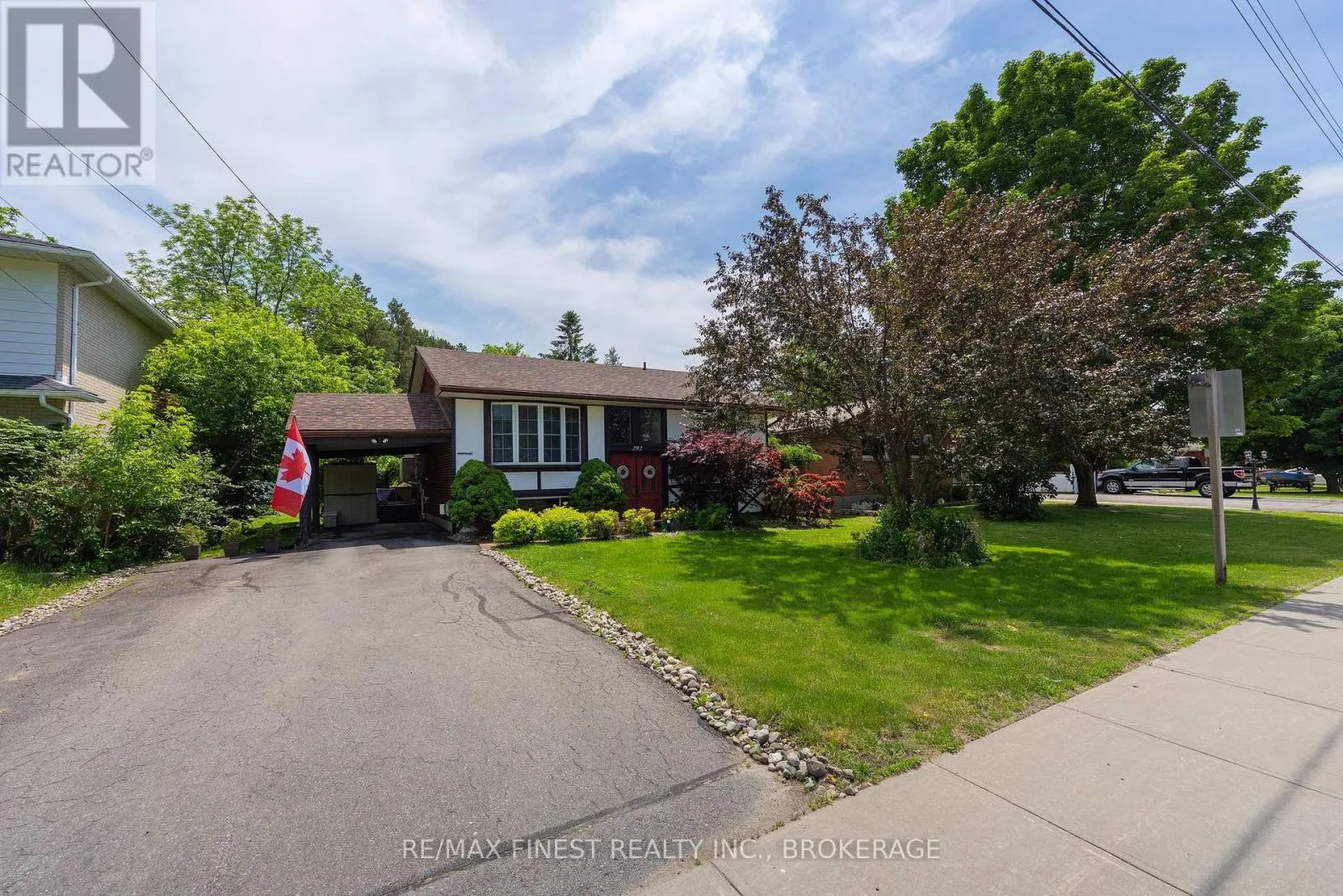 292 BRIDGE STREET W