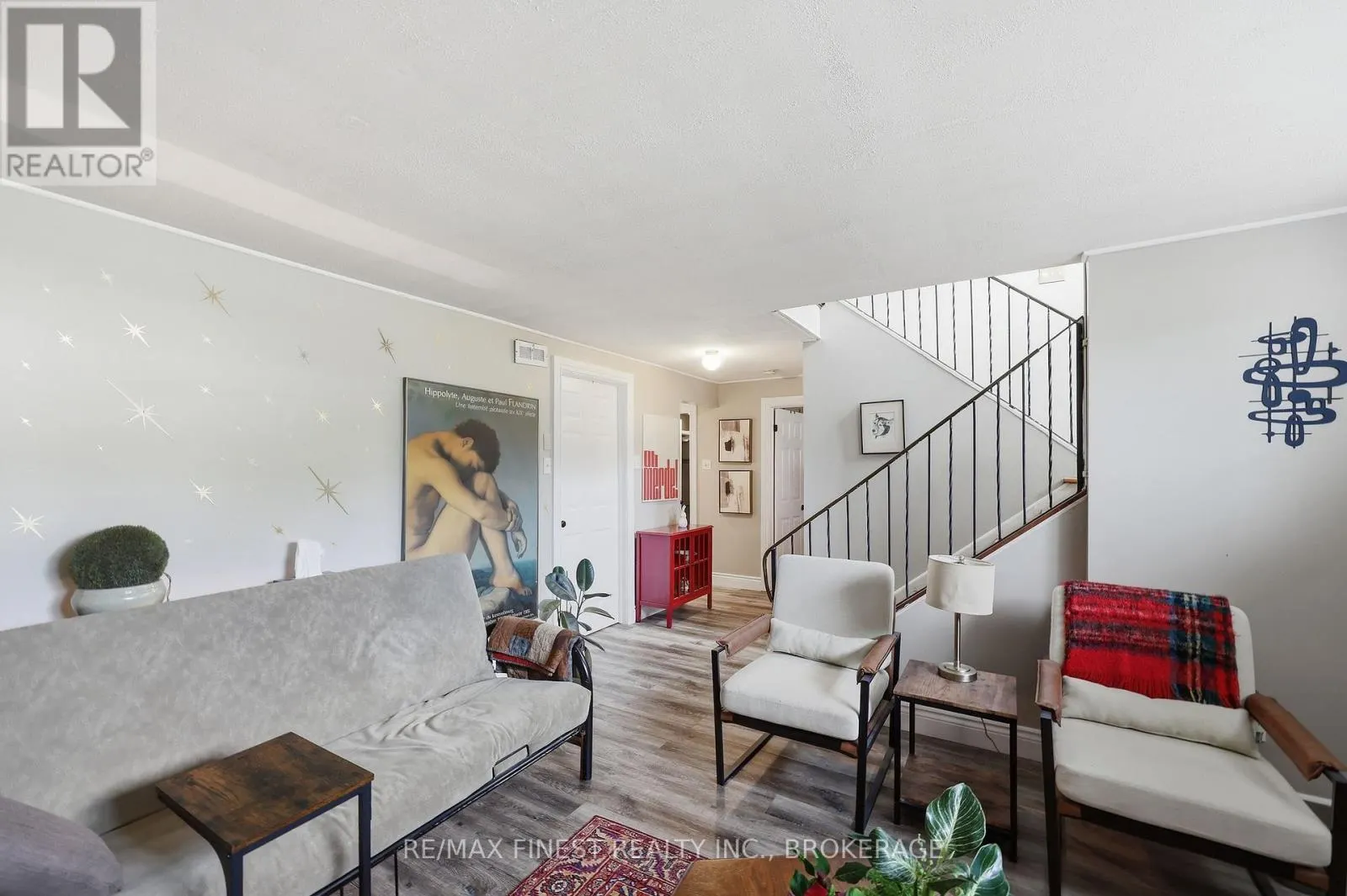 292 BRIDGE STREET W