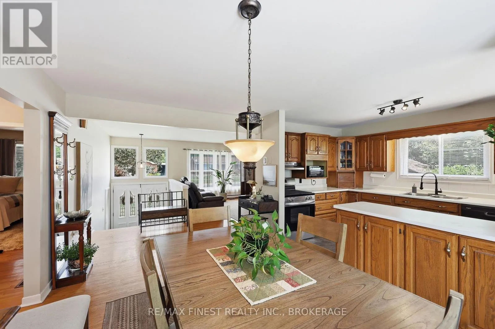 292 BRIDGE STREET W