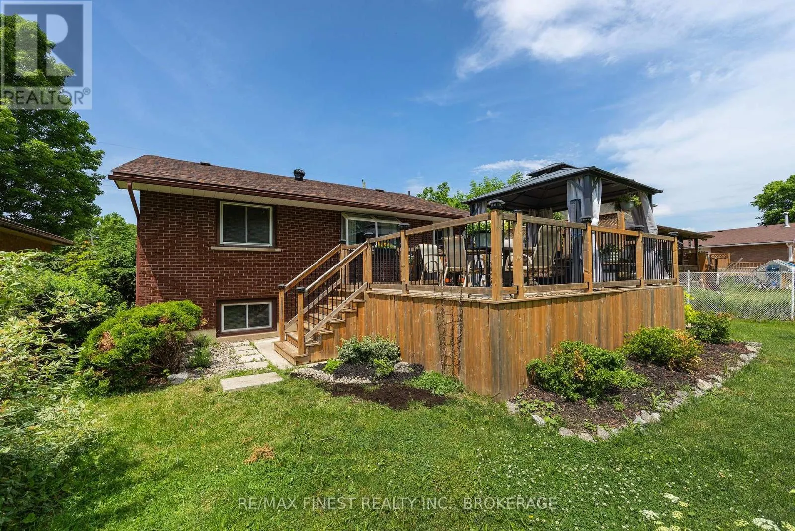 292 BRIDGE STREET W