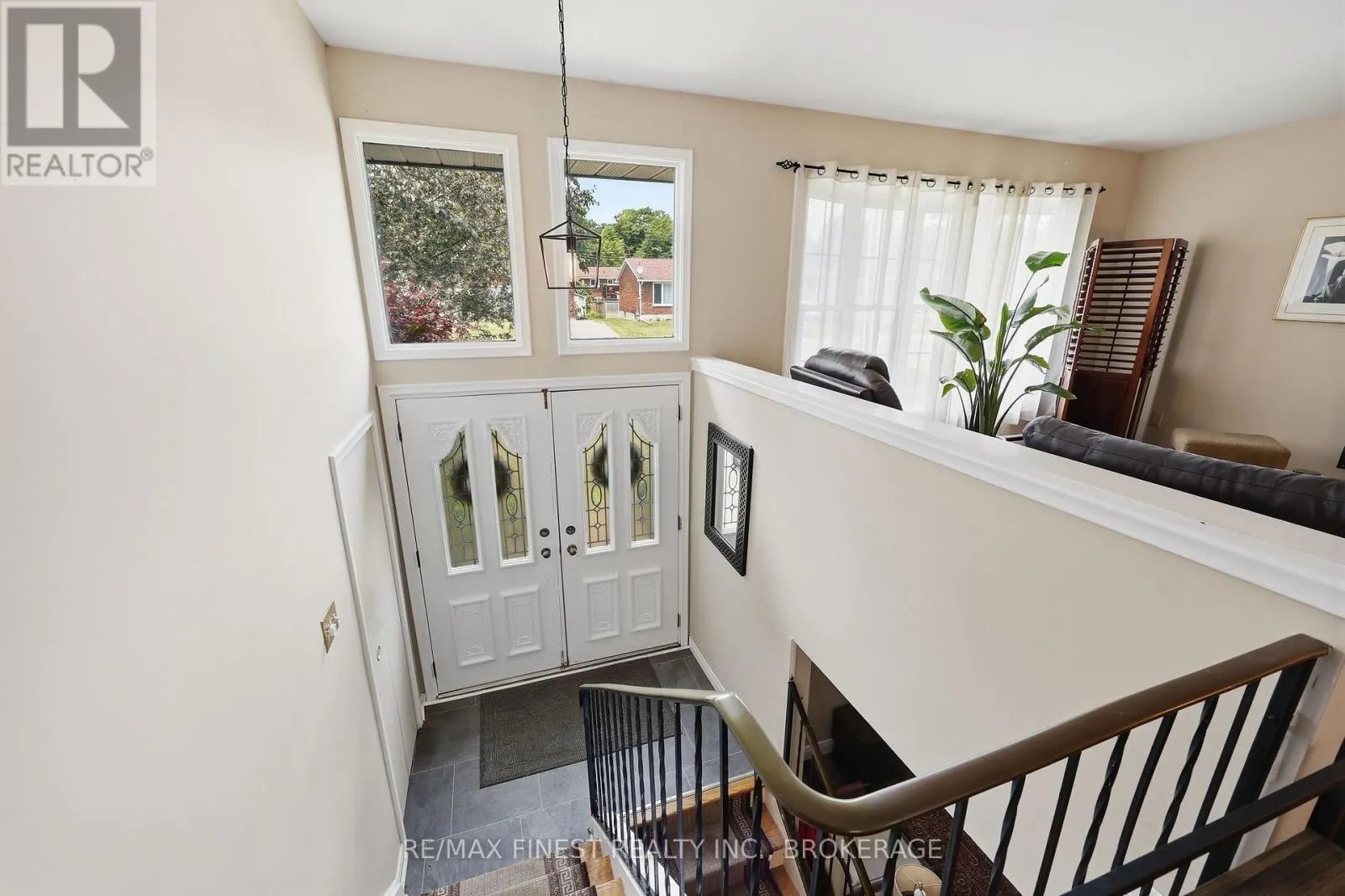 292 BRIDGE STREET W