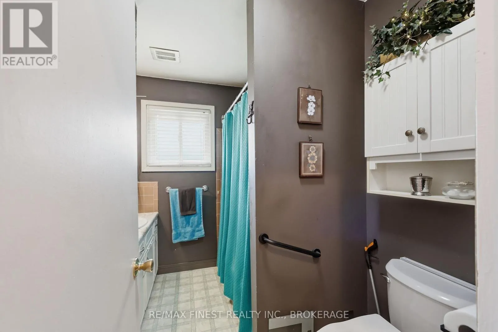 292 BRIDGE STREET W