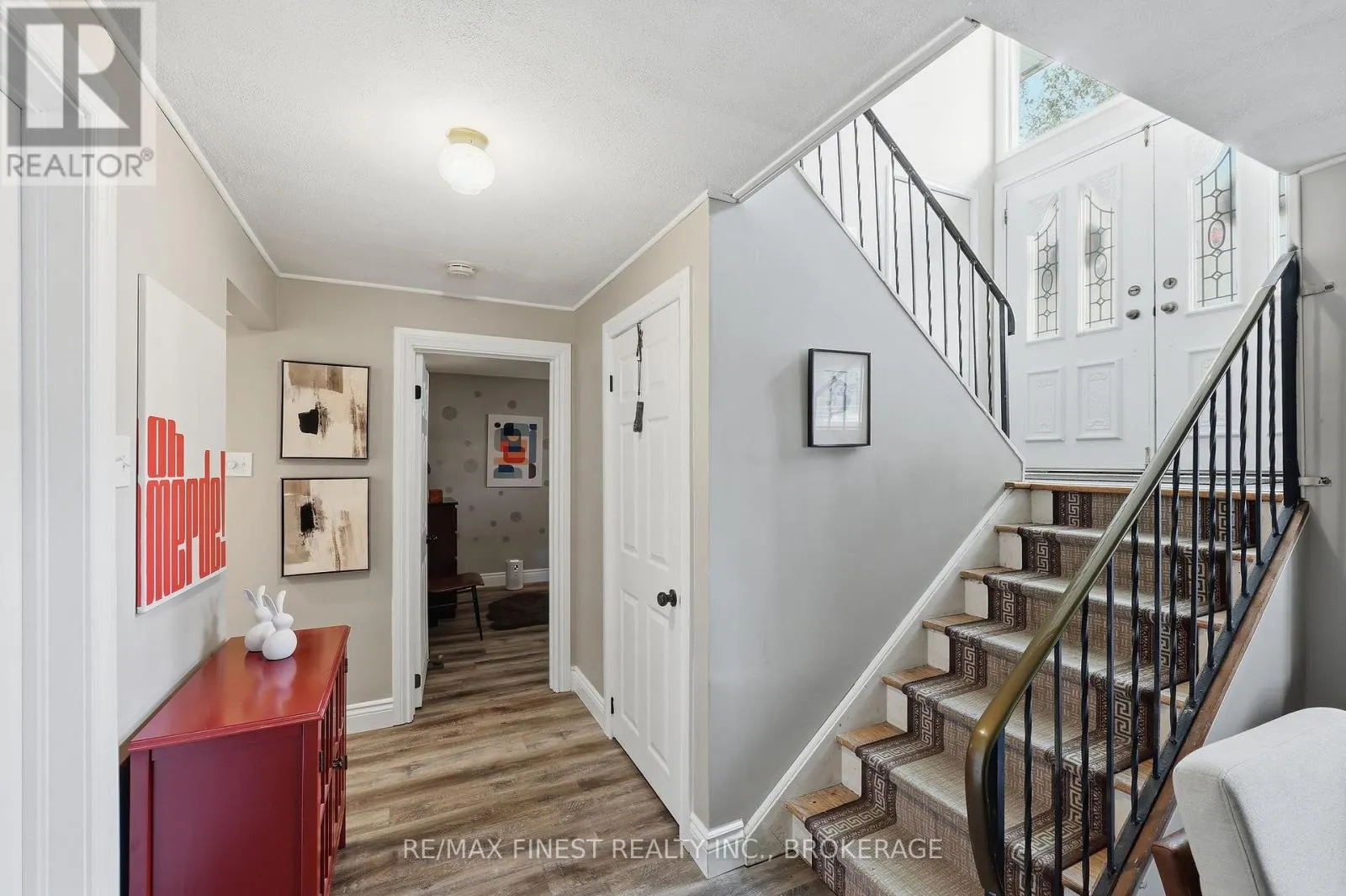 292 BRIDGE STREET W