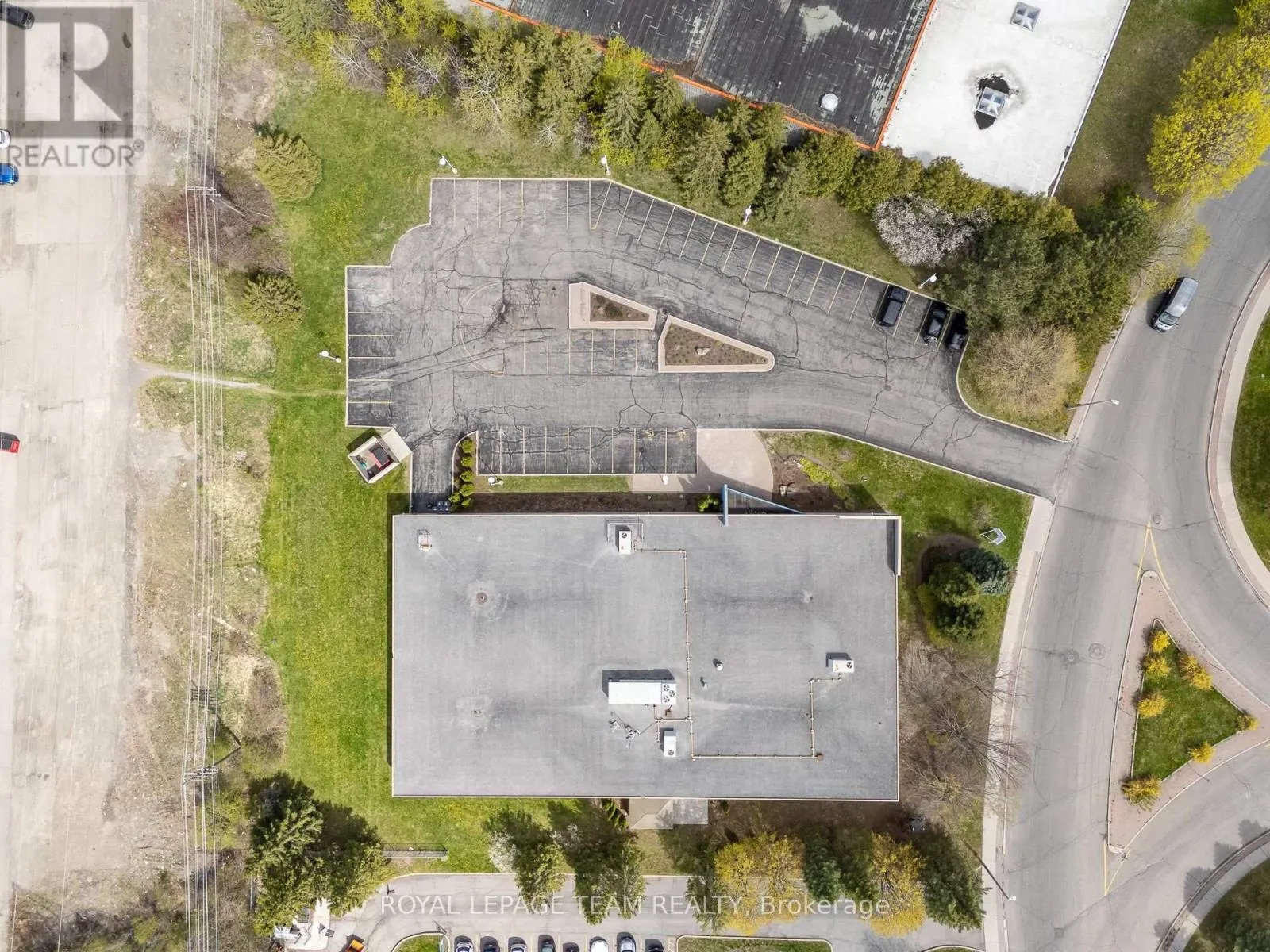 2490 DON REID DRIVE