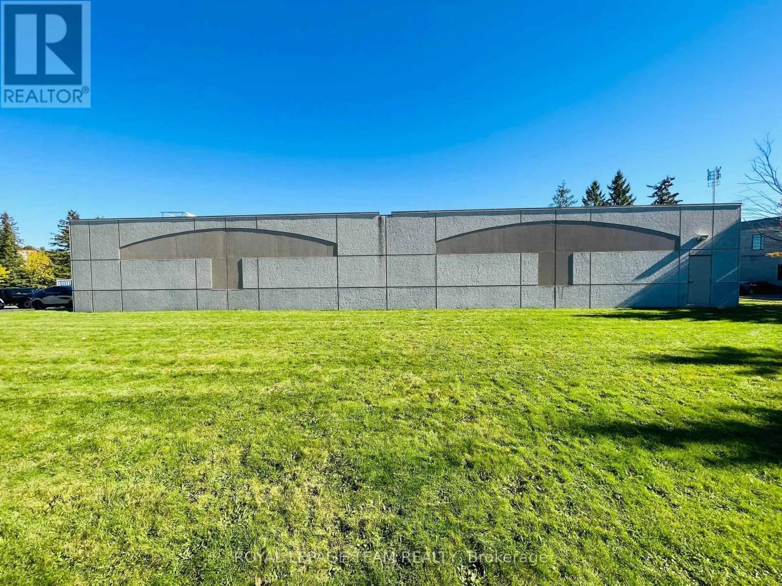 2490 DON REID DRIVE