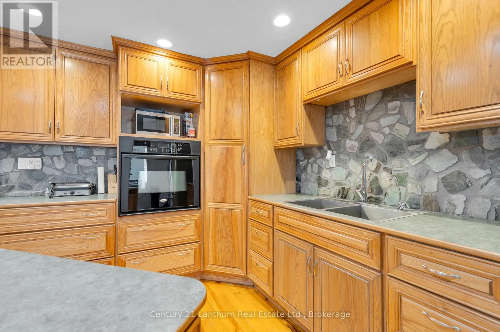 495 BARKER ROAD