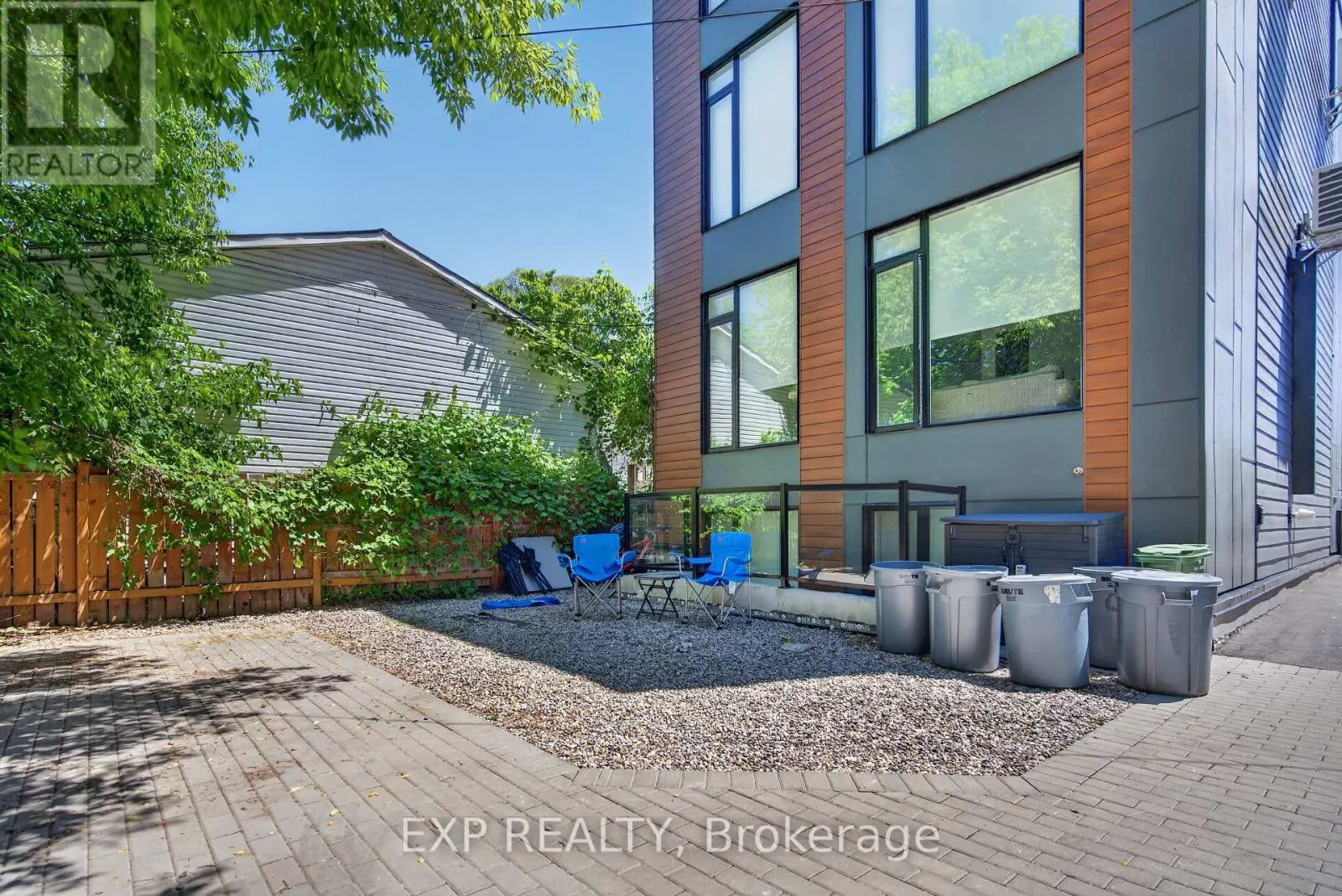 271 DUNCAIRN AVENUE