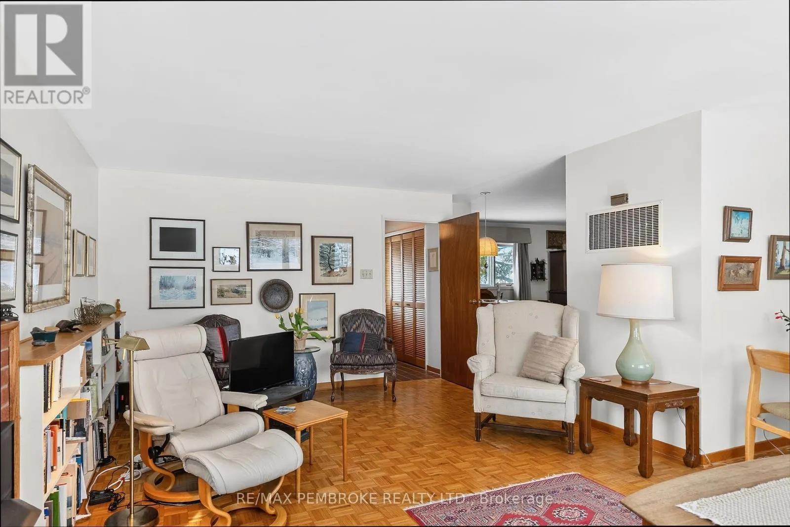 98 GLENDALE AVENUE