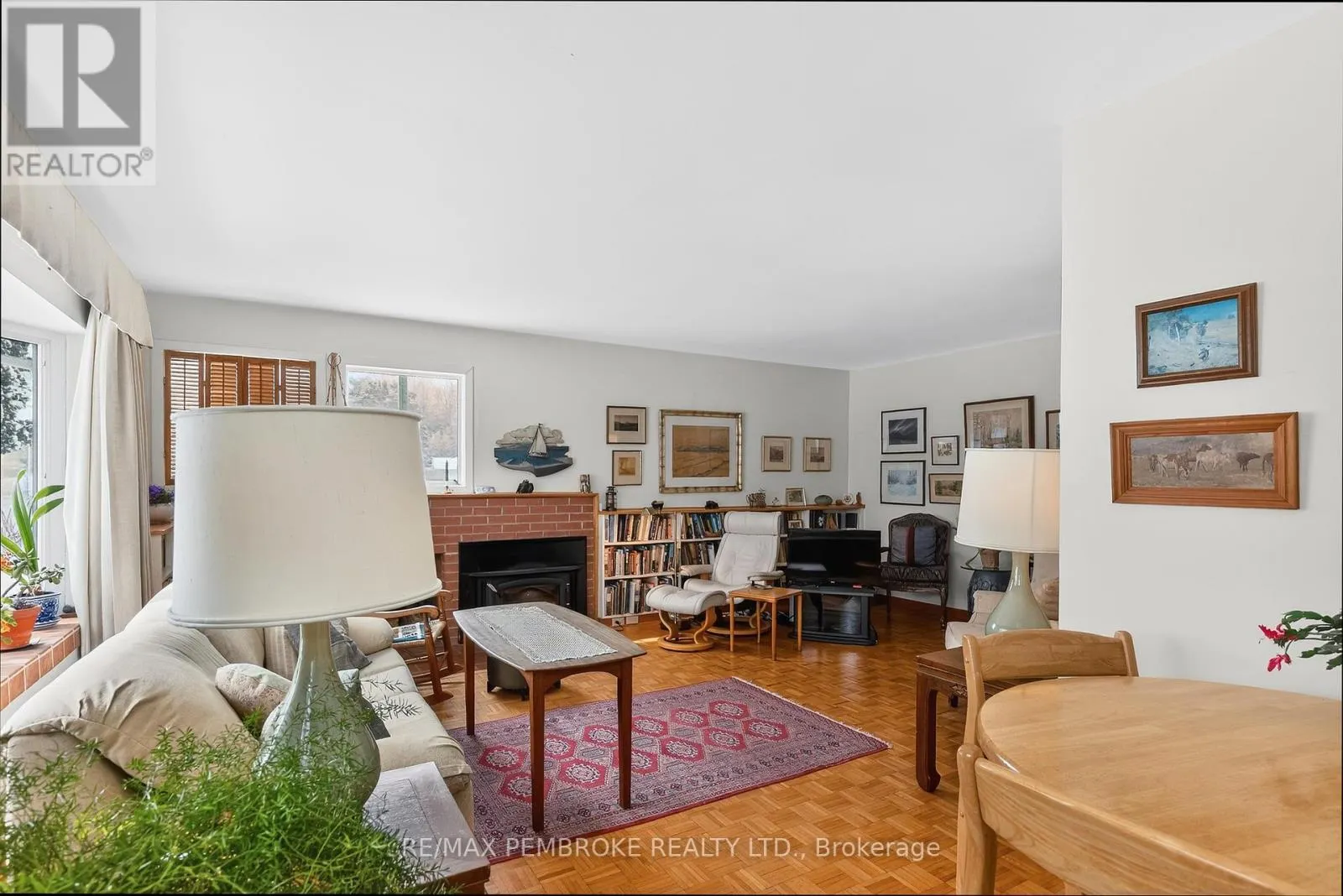 98 GLENDALE AVENUE