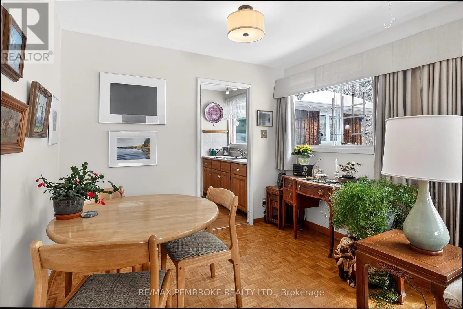 98 GLENDALE AVENUE