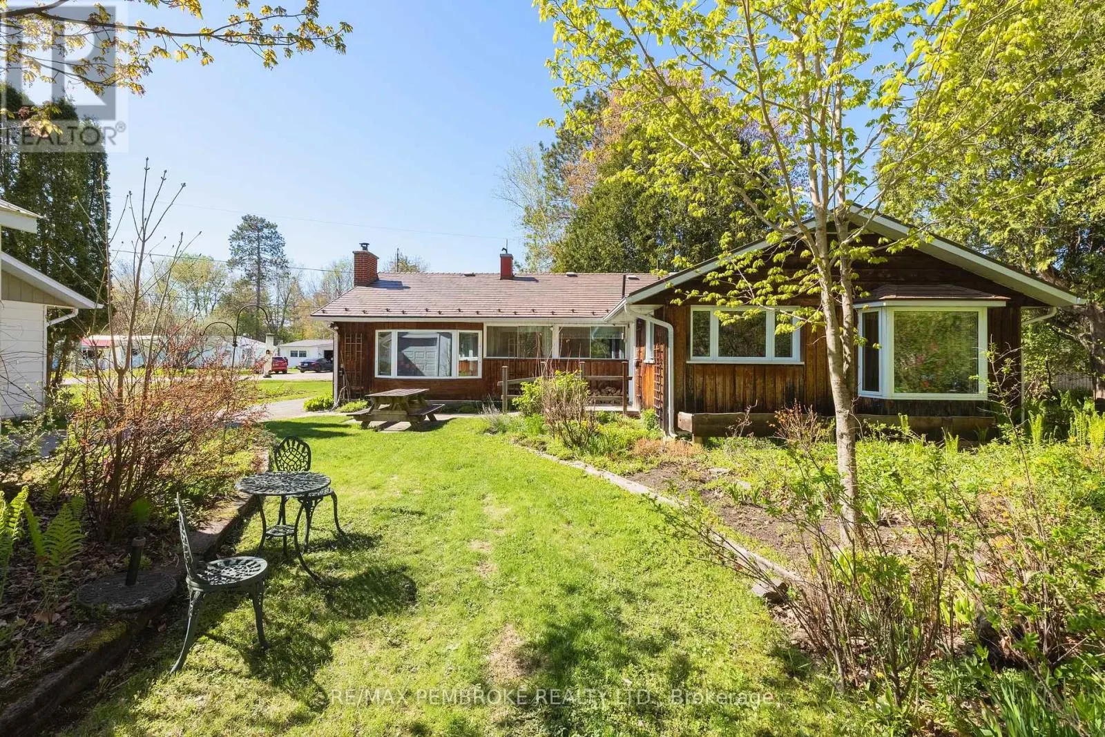 98 GLENDALE AVENUE