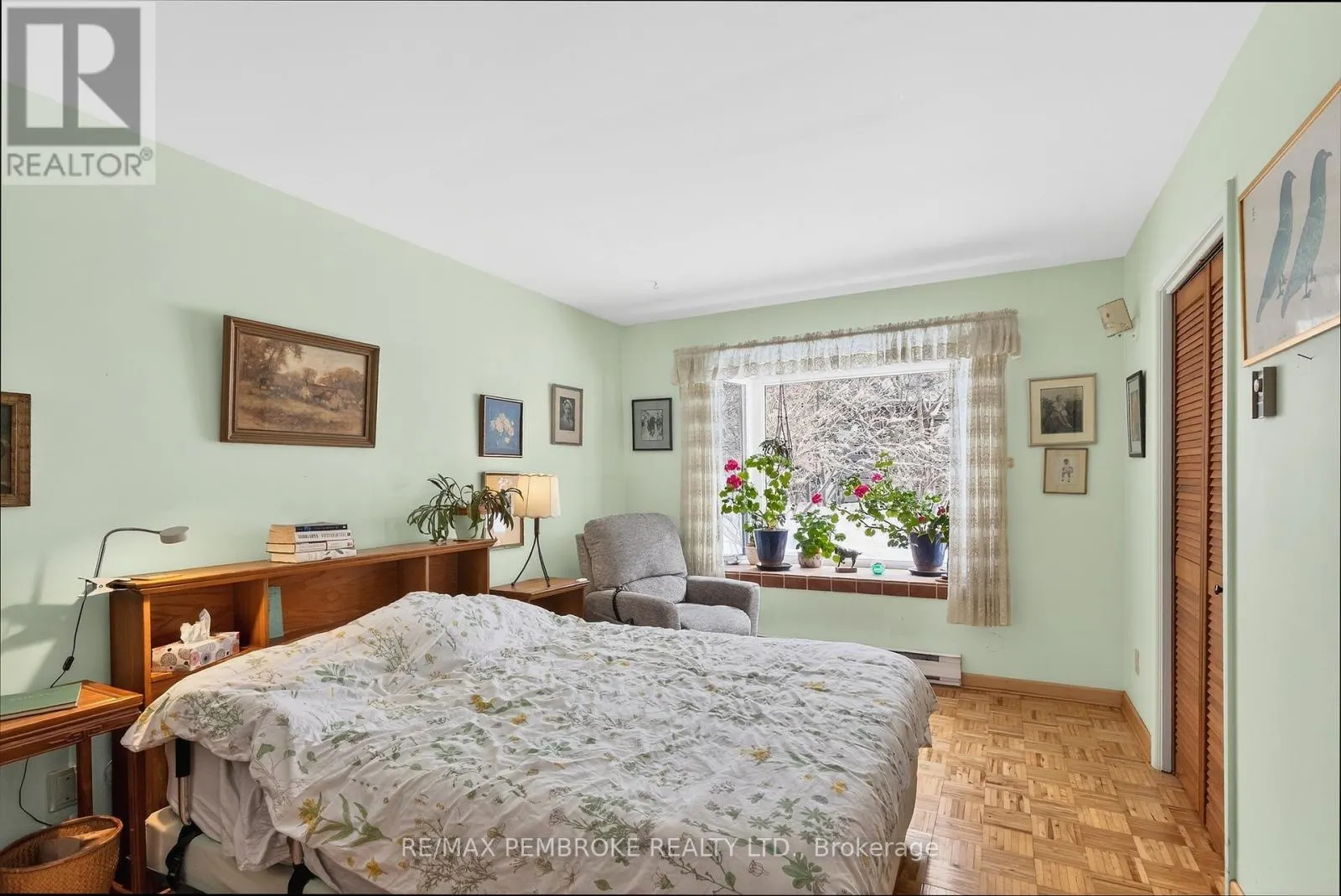 98 GLENDALE AVENUE