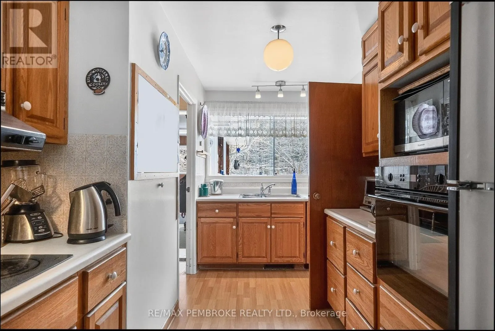 98 GLENDALE AVENUE