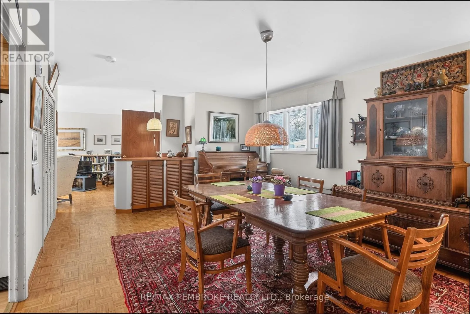 98 GLENDALE AVENUE