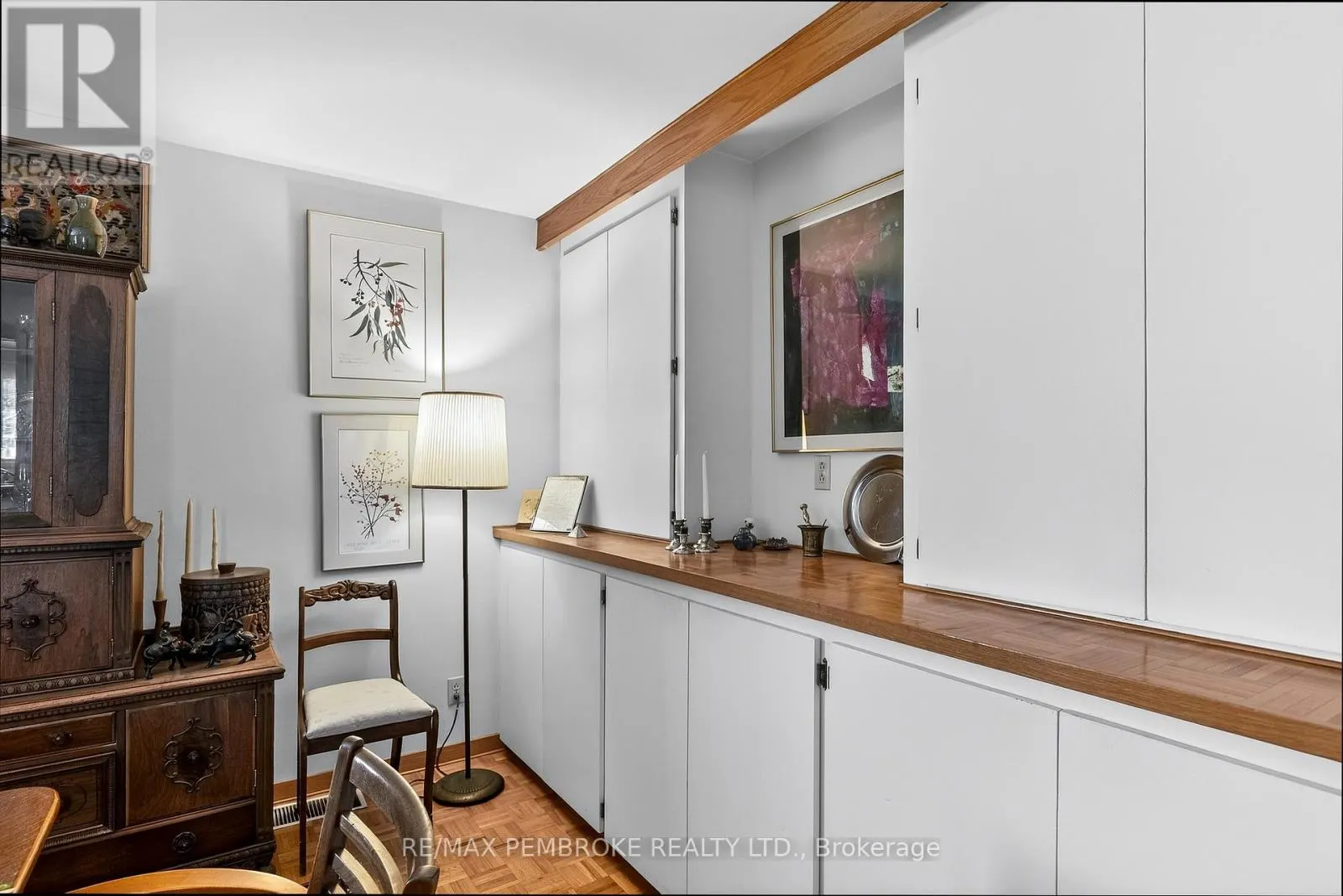 98 GLENDALE AVENUE