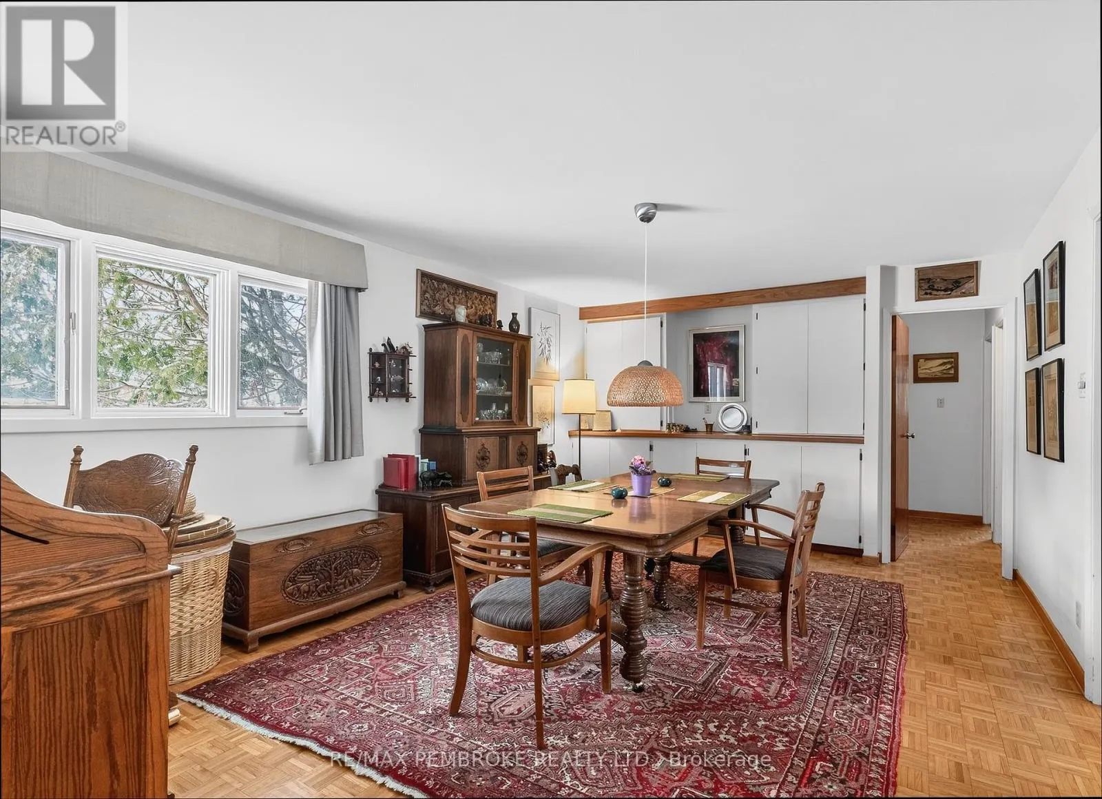 98 GLENDALE AVENUE