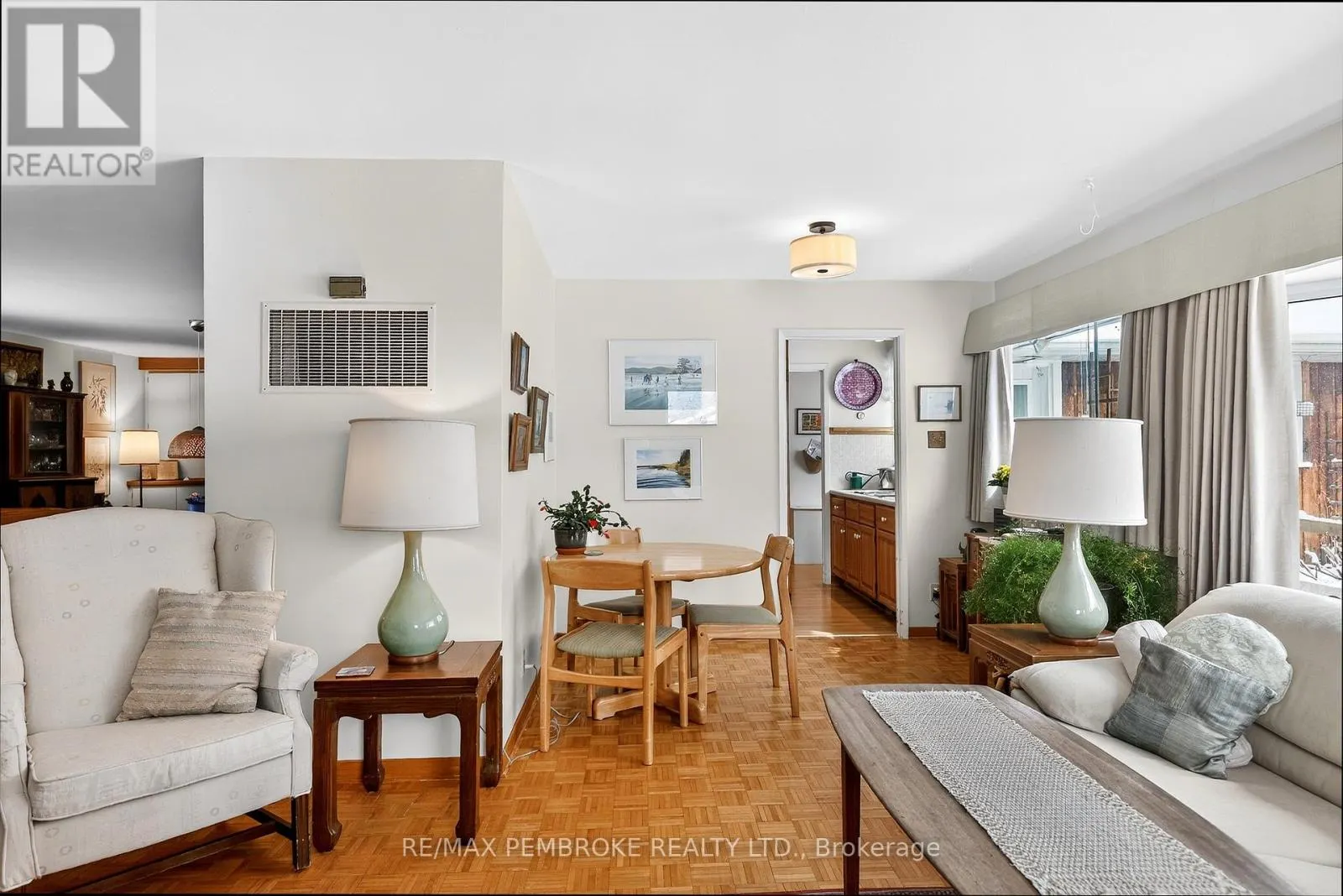 98 GLENDALE AVENUE