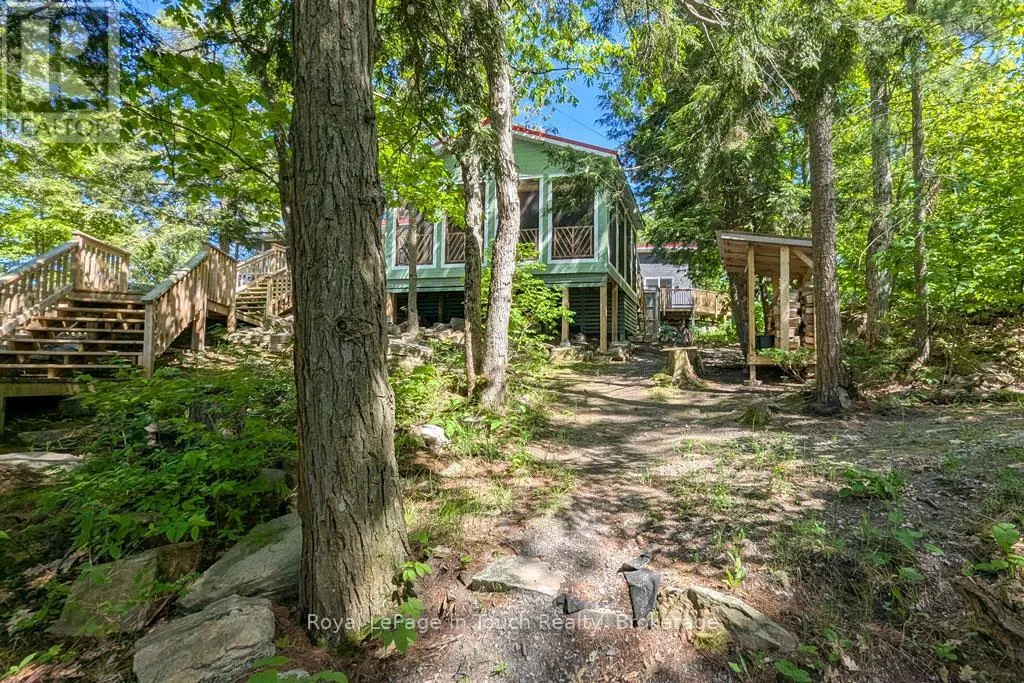 700 ISLAND 980 / DEER ISLAND
