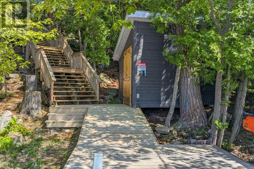 700 ISLAND 980 / DEER ISLAND