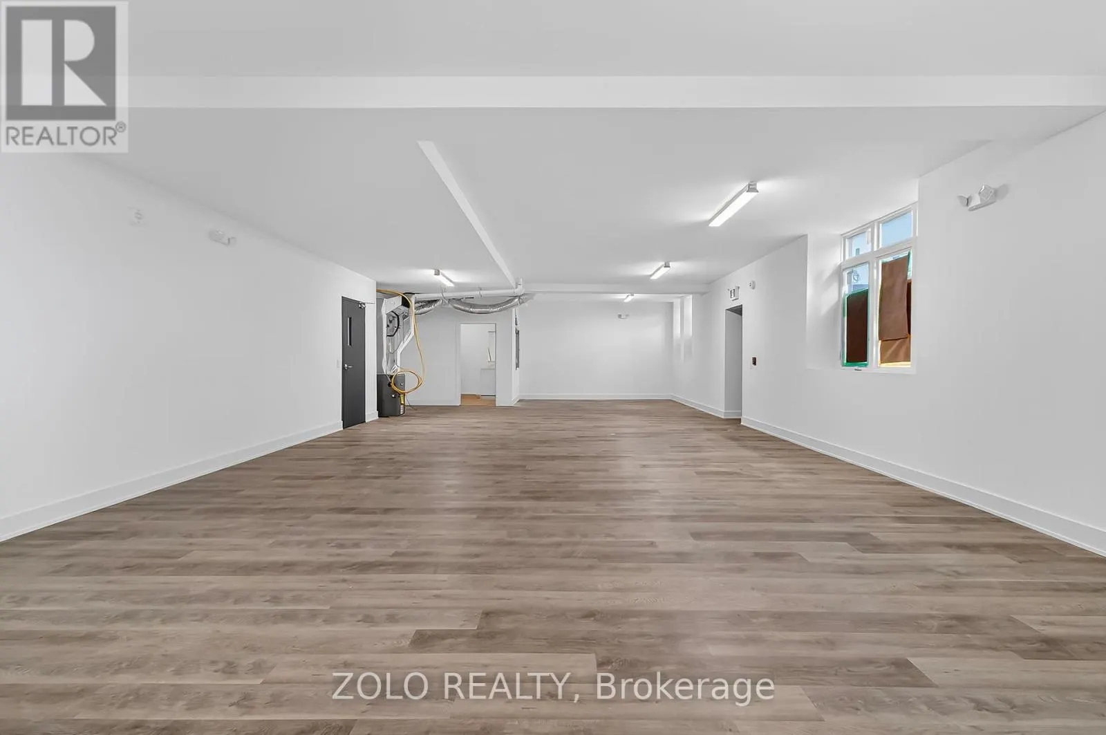 MAIN - 206 WELLINGTON STREET