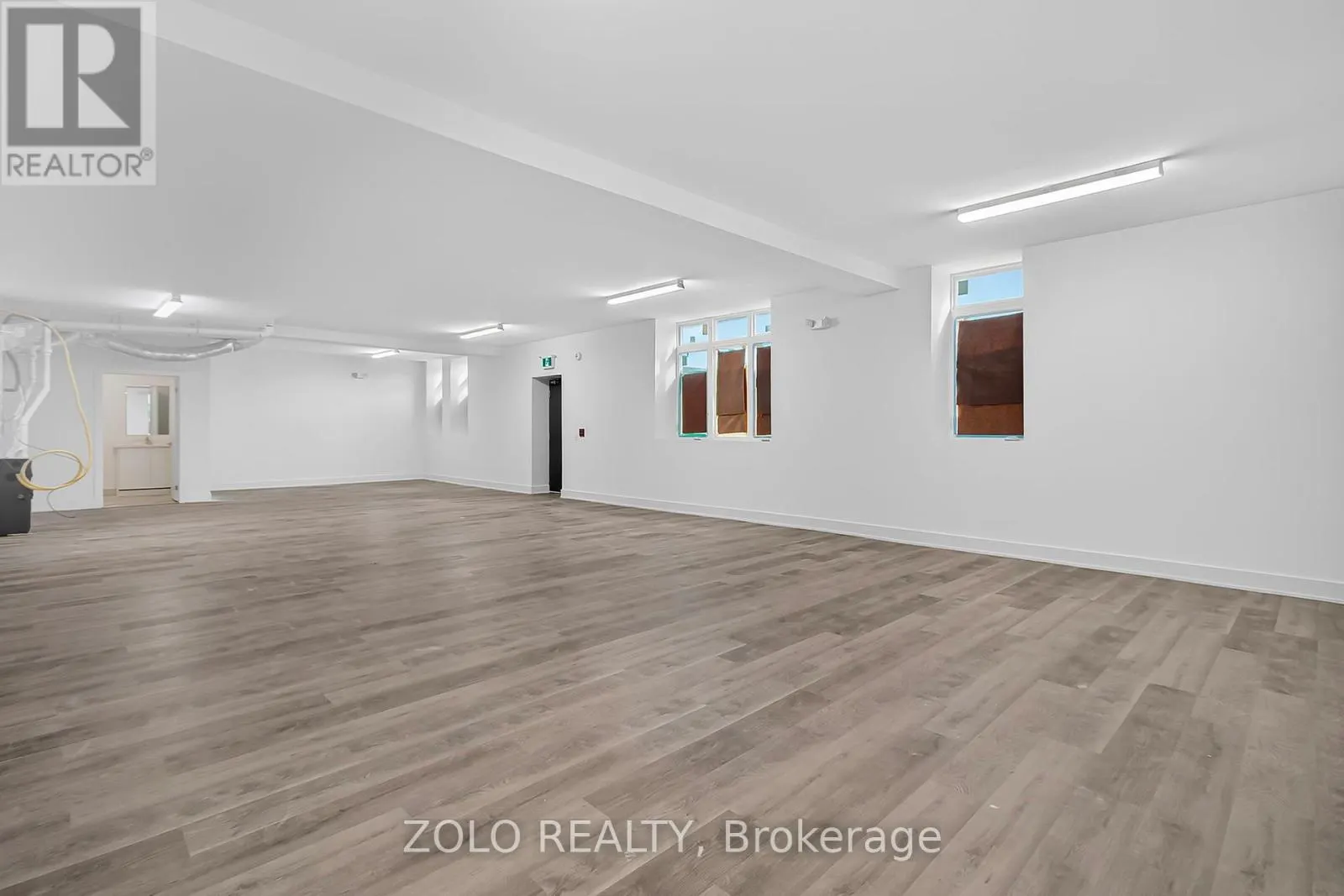 MAIN - 206 WELLINGTON STREET