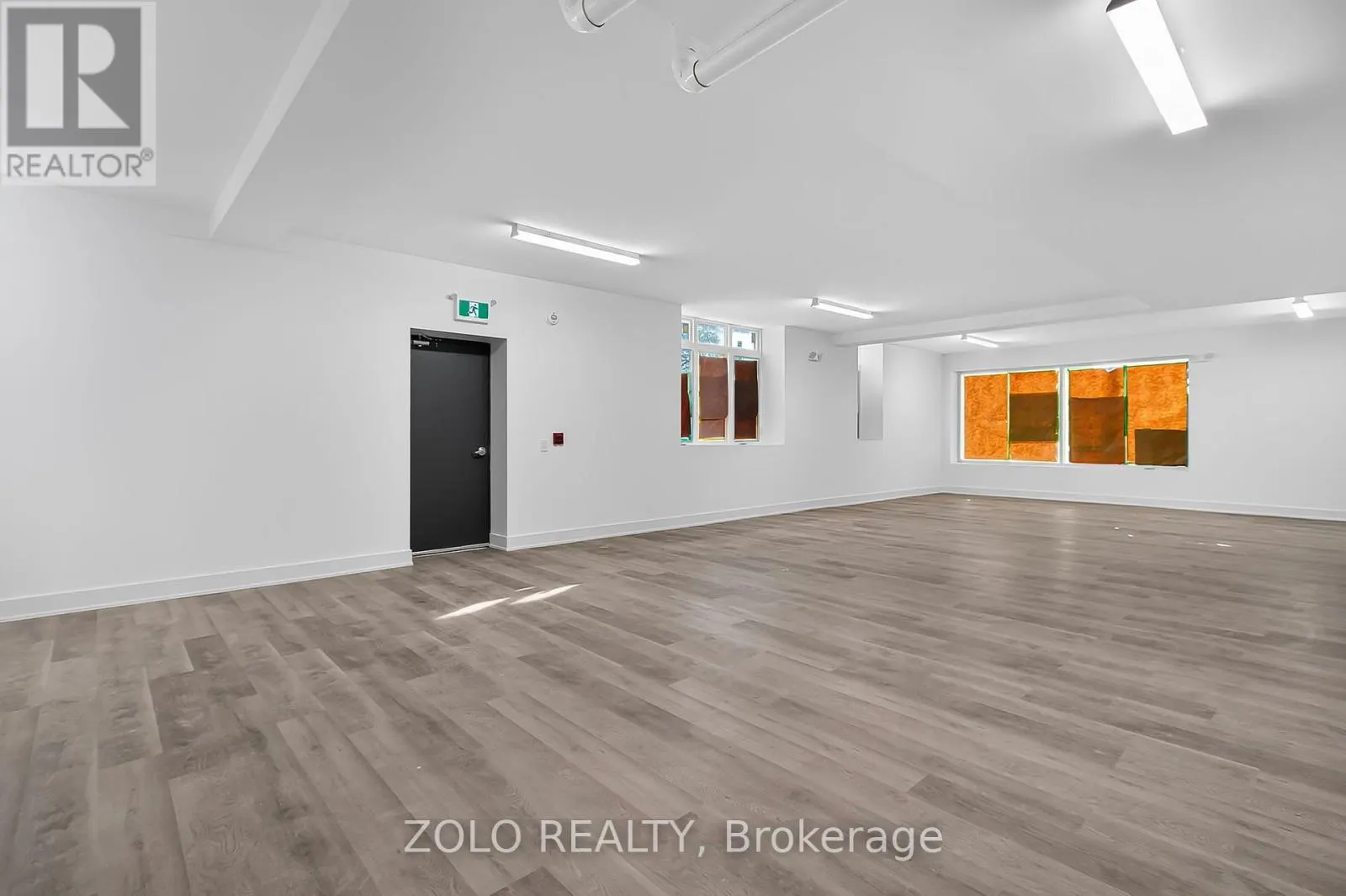 MAIN - 206 WELLINGTON STREET
