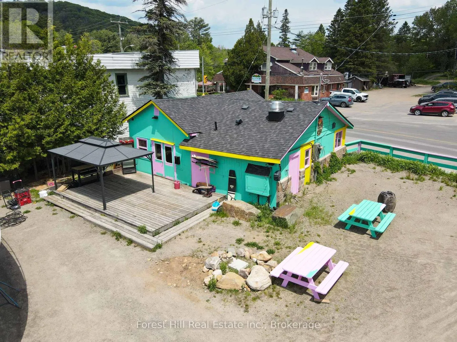 1092 MAIN STREET