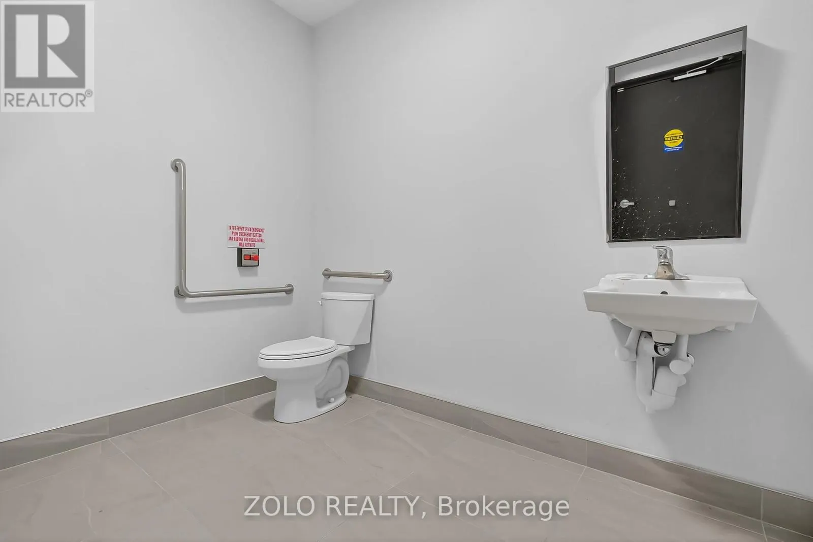 OFFICE A - 206 WELLINGTON STREET