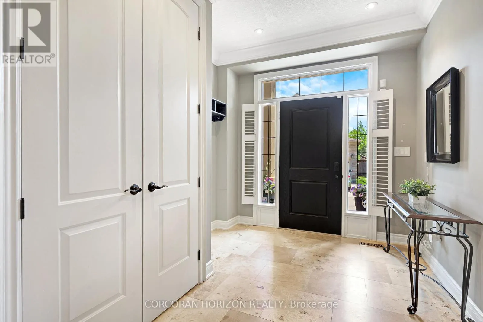 8 - 258 EDGEWATER CRESCENT