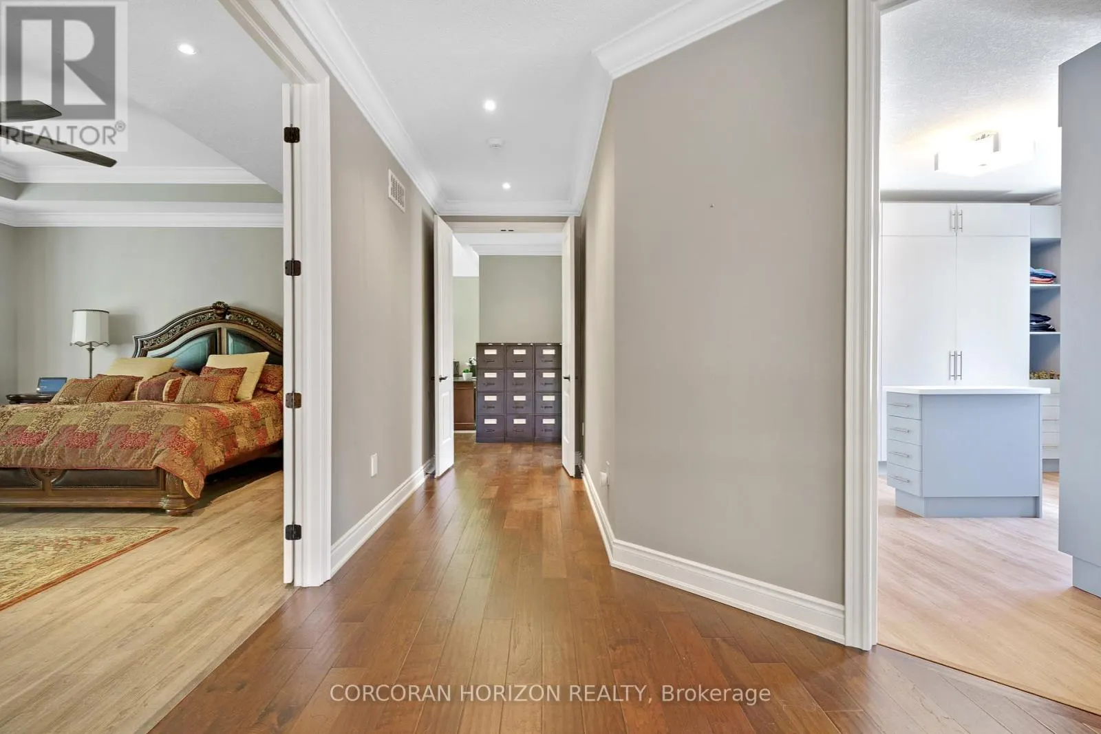 8 - 258 EDGEWATER CRESCENT