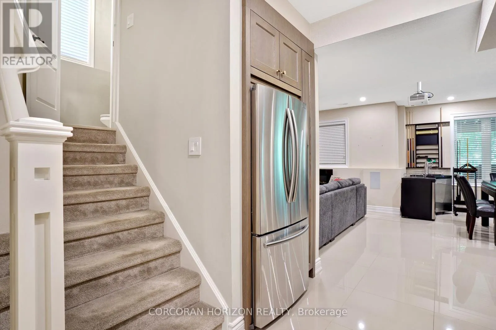 8 - 258 EDGEWATER CRESCENT