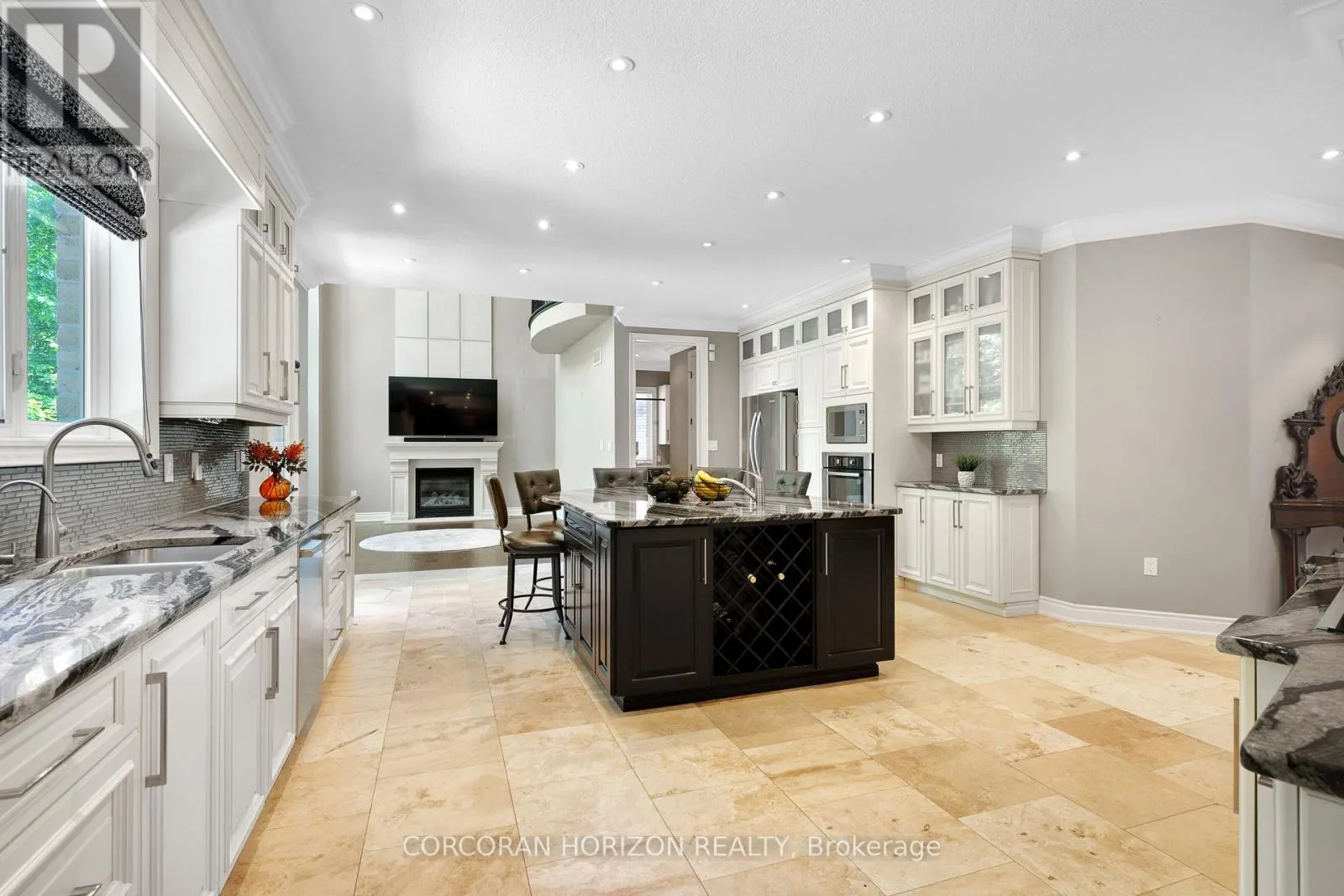 8 - 258 EDGEWATER CRESCENT