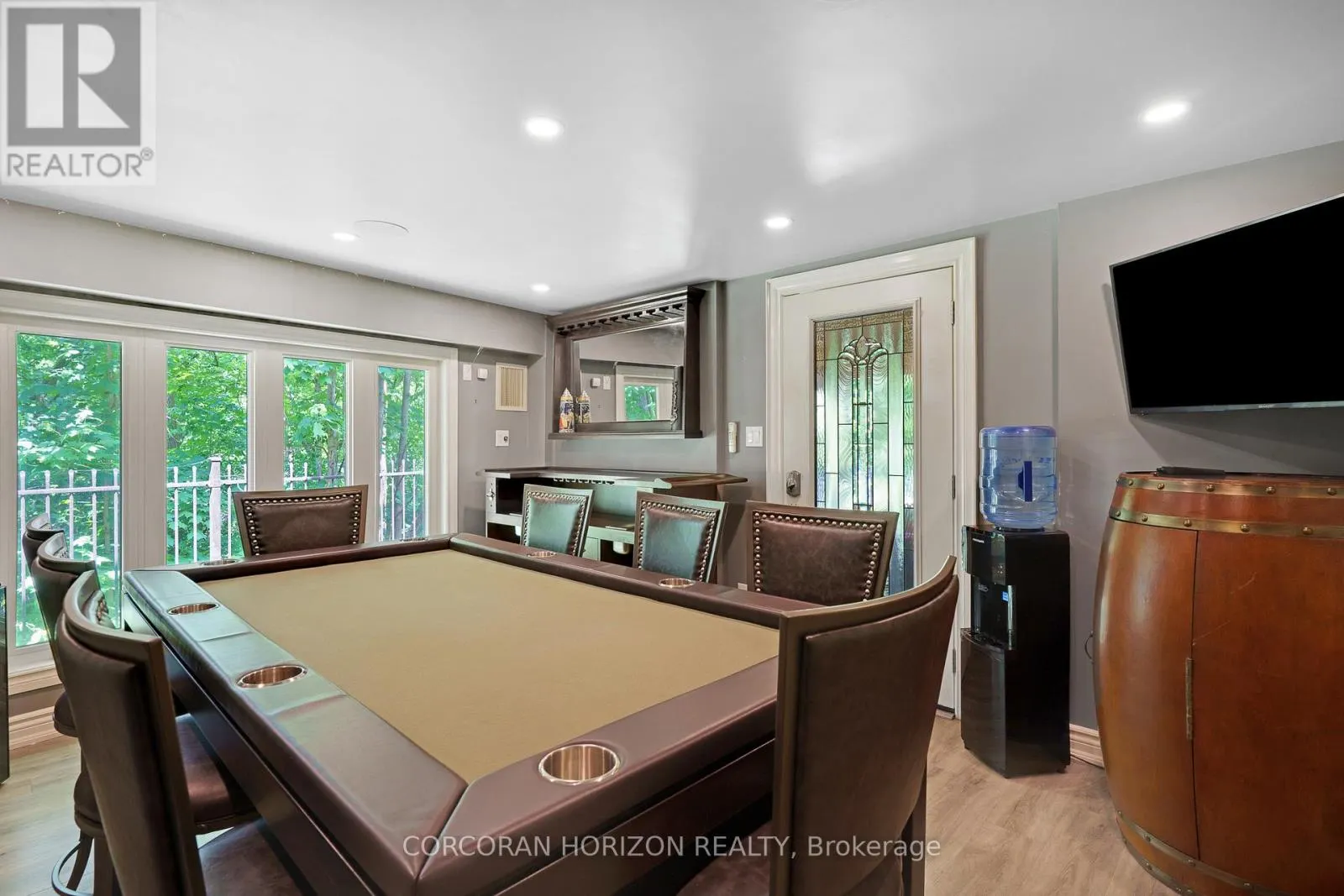 8 - 258 EDGEWATER CRESCENT