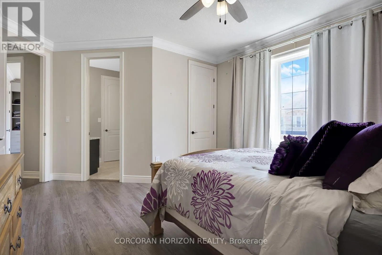 8 - 258 EDGEWATER CRESCENT