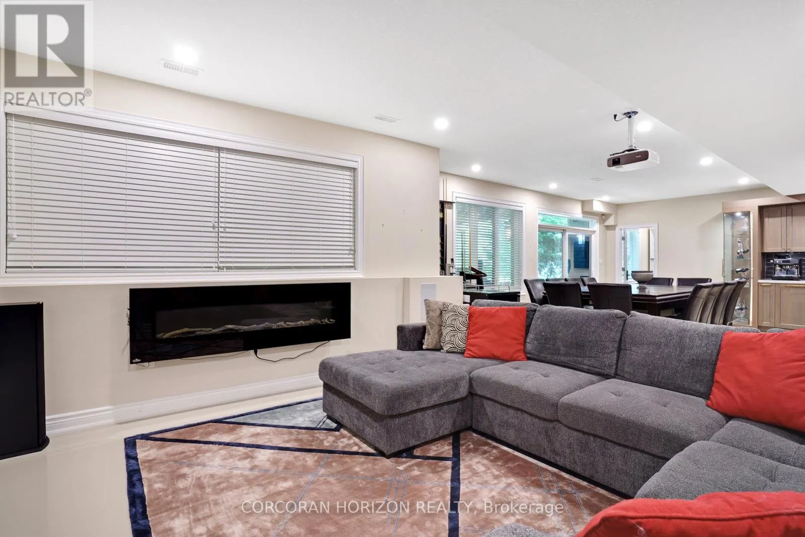 8 - 258 EDGEWATER CRESCENT