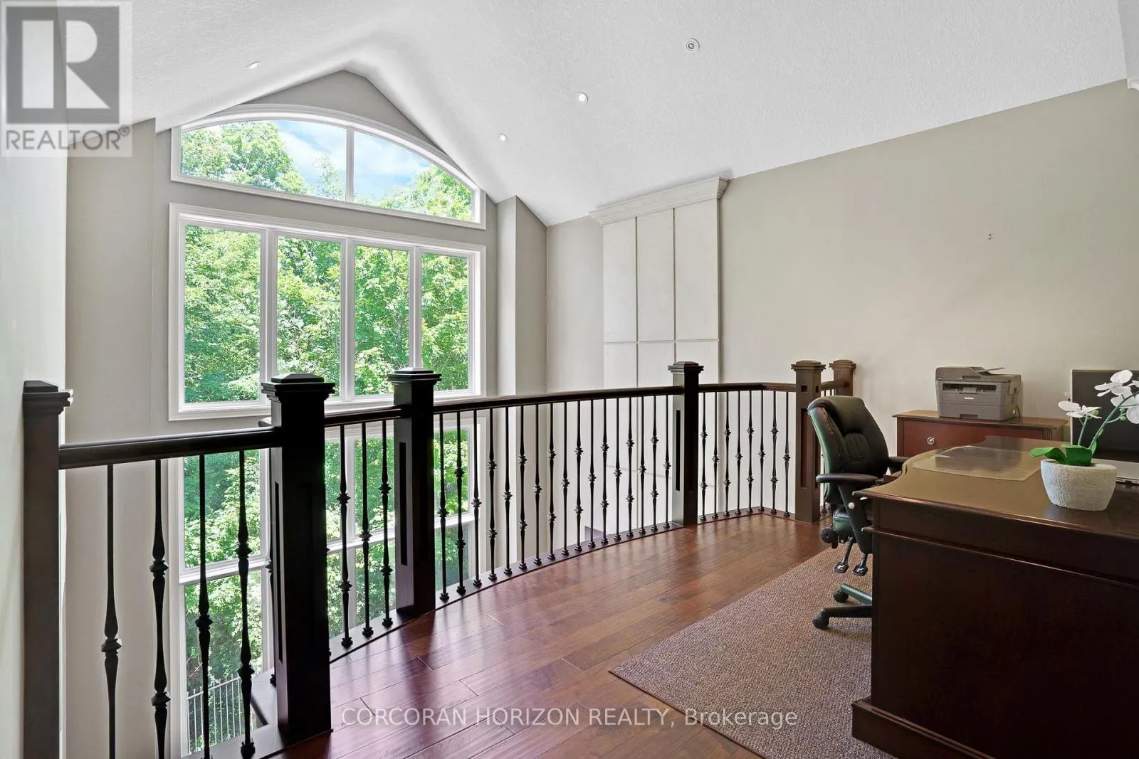 8 - 258 EDGEWATER CRESCENT
