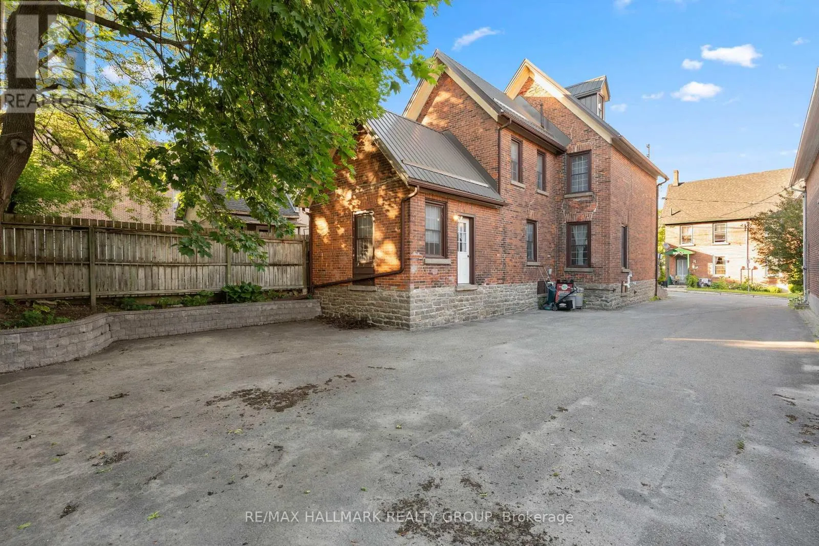 32 ST. ANDREW STREET