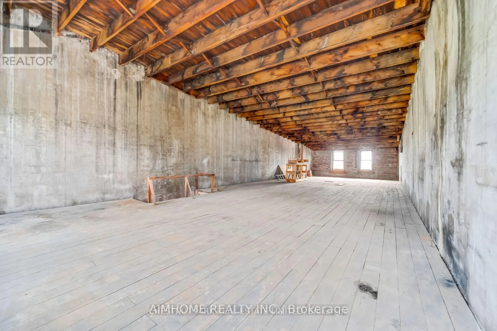 UNIT 301 - 31 KING STREET W