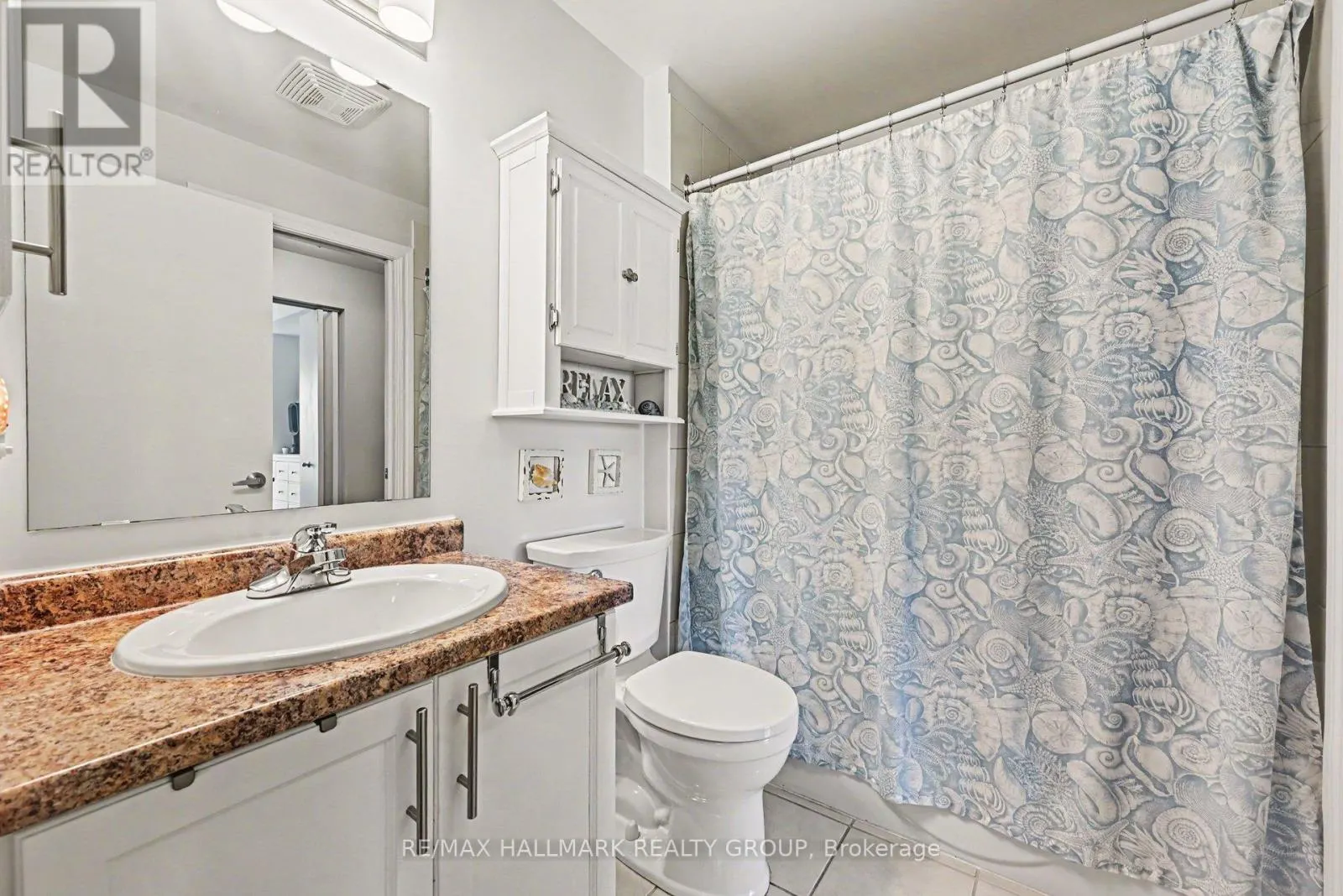 1001 - 70 LANDRY STREET