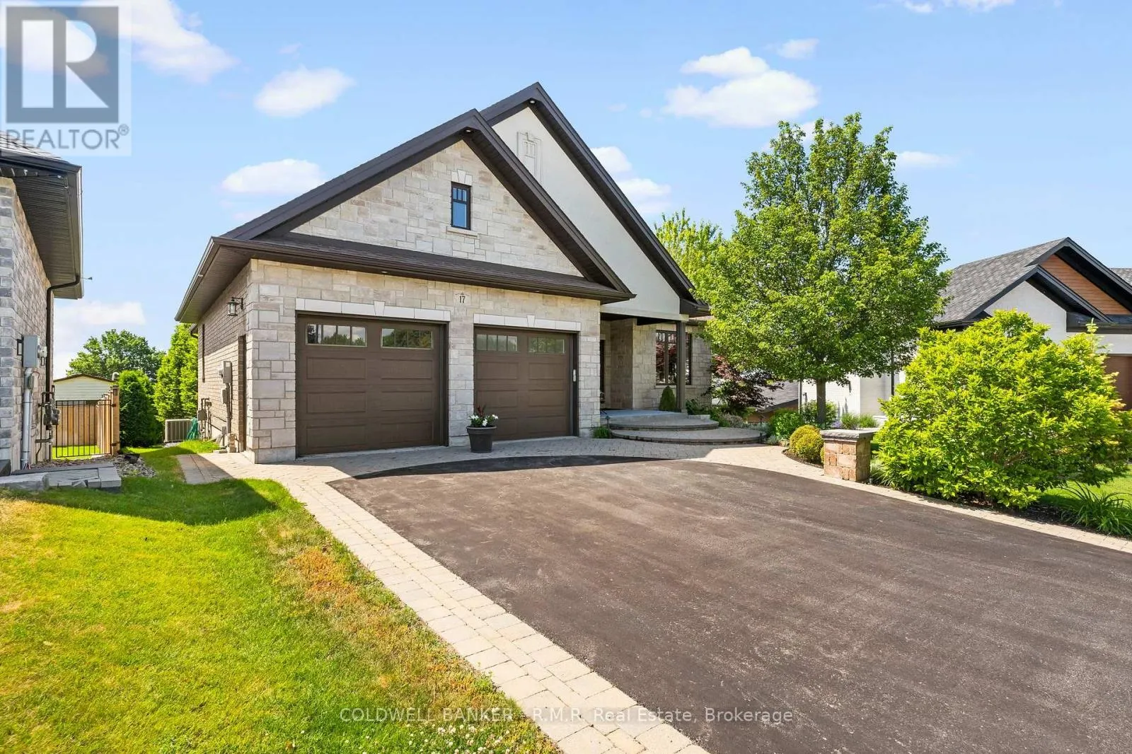 17 CASTLE RIDGE