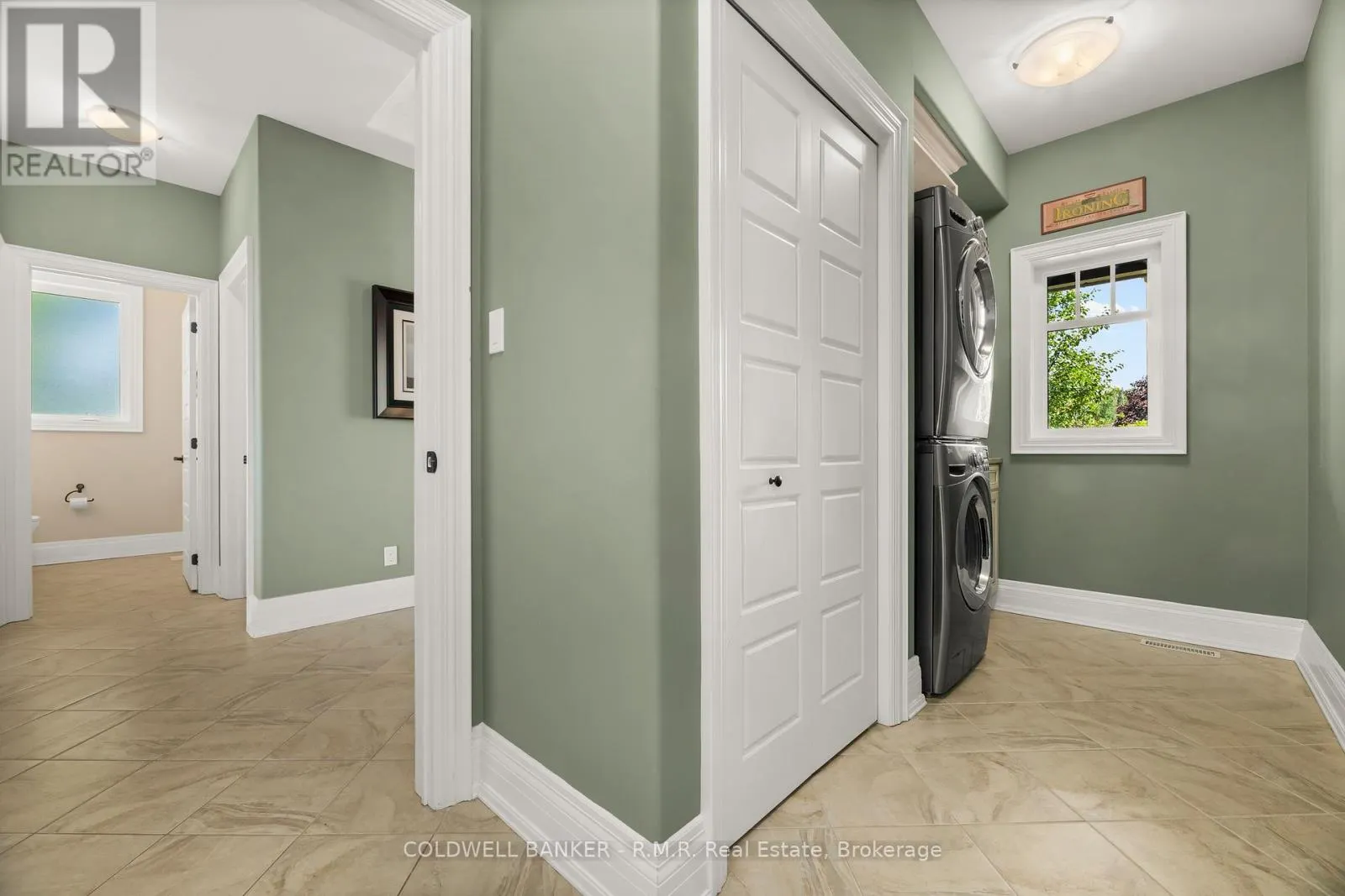 17 CASTLE RIDGE