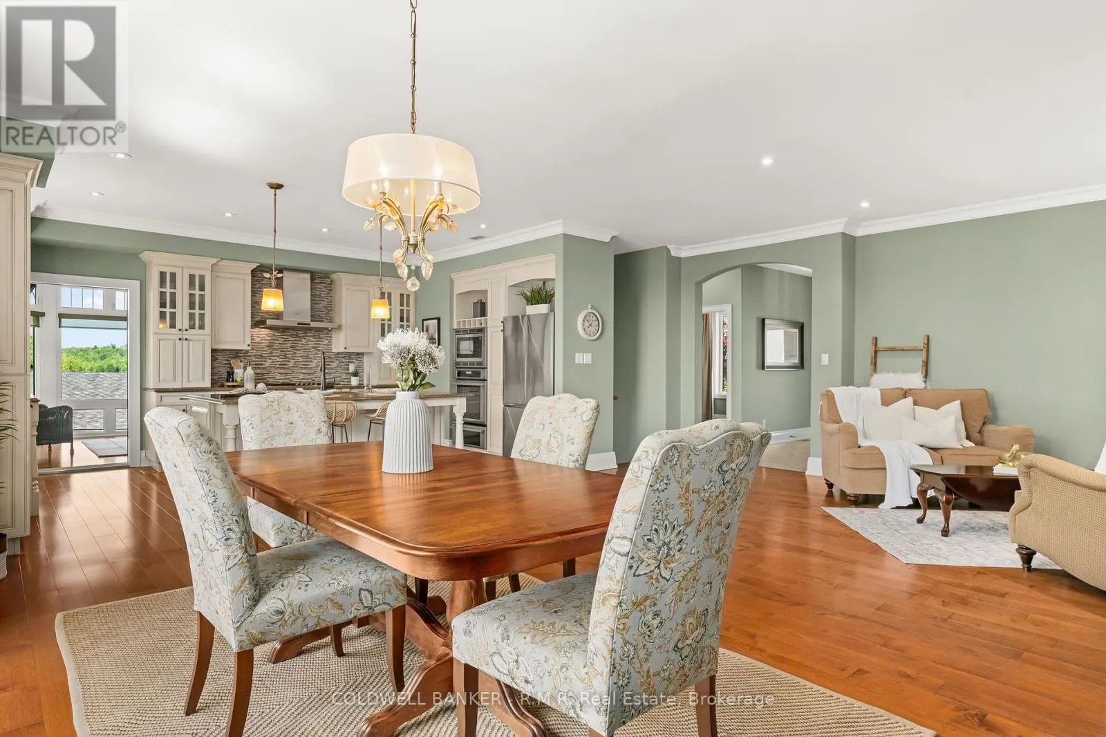 17 CASTLE RIDGE