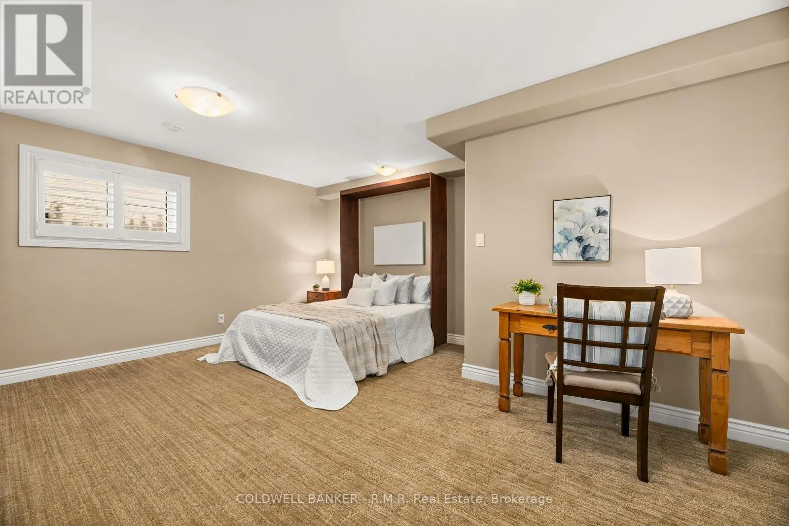 17 CASTLE RIDGE