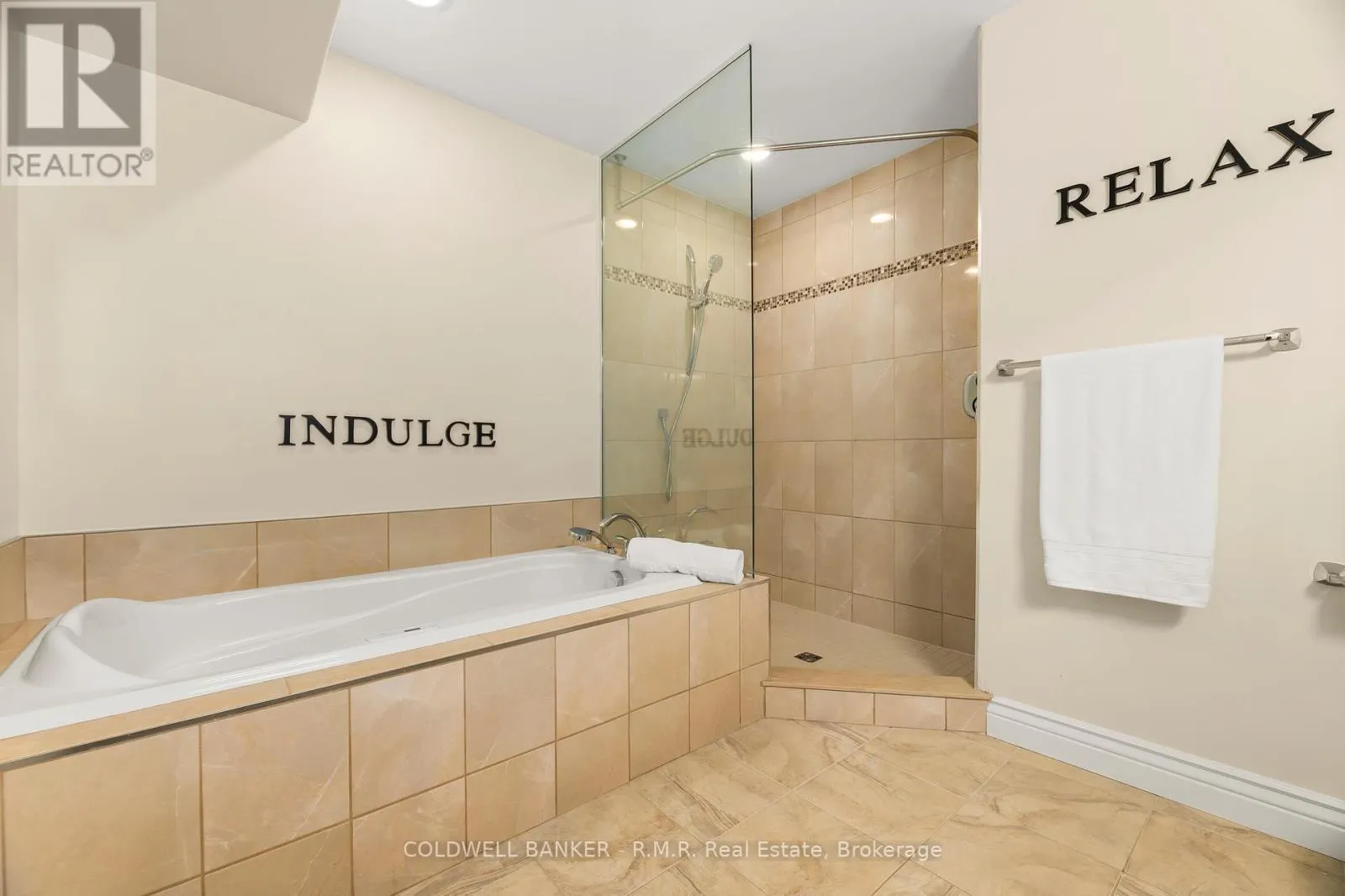 17 CASTLE RIDGE