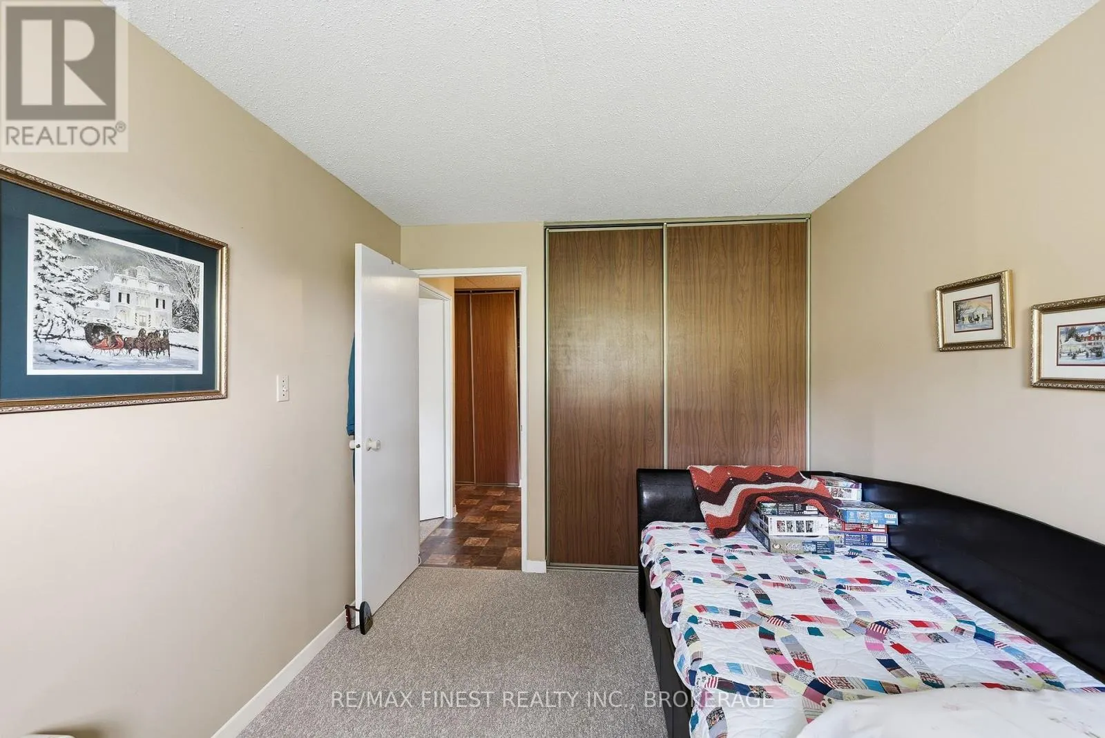 101 - 610 WILLIAM STREET S #101