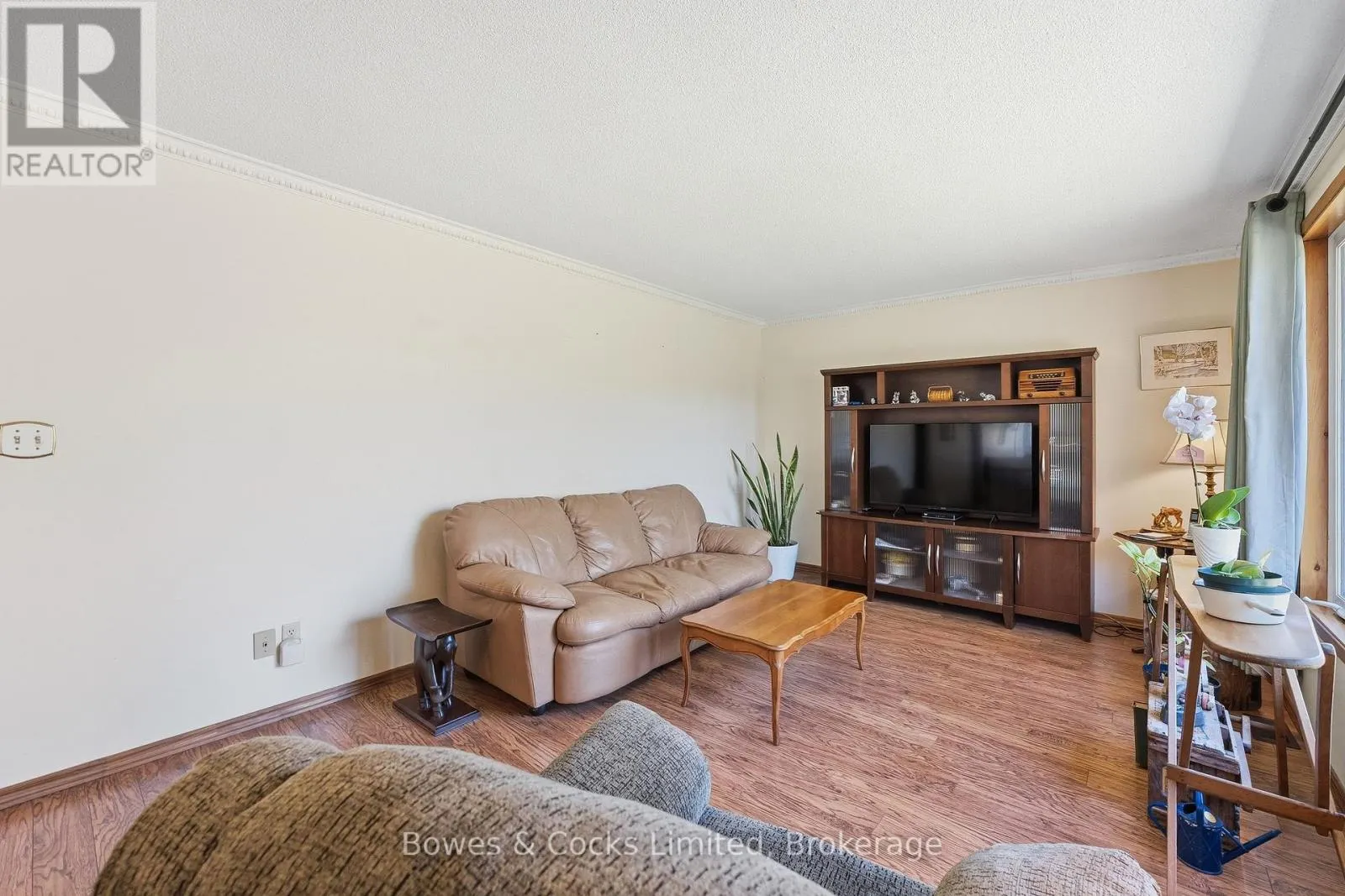 1044 COUNTY ROAD 40