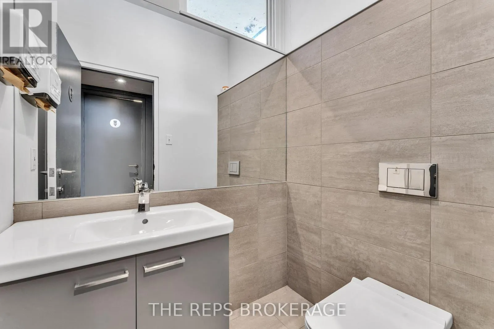43-45 ECCLES STREET W