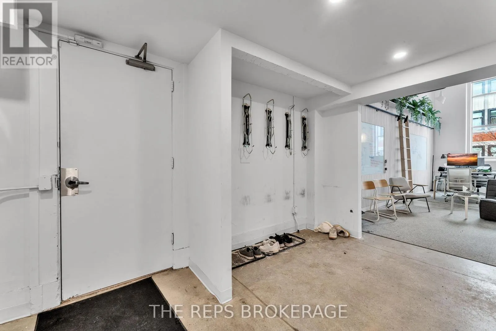 43-45 ECCLES STREET W