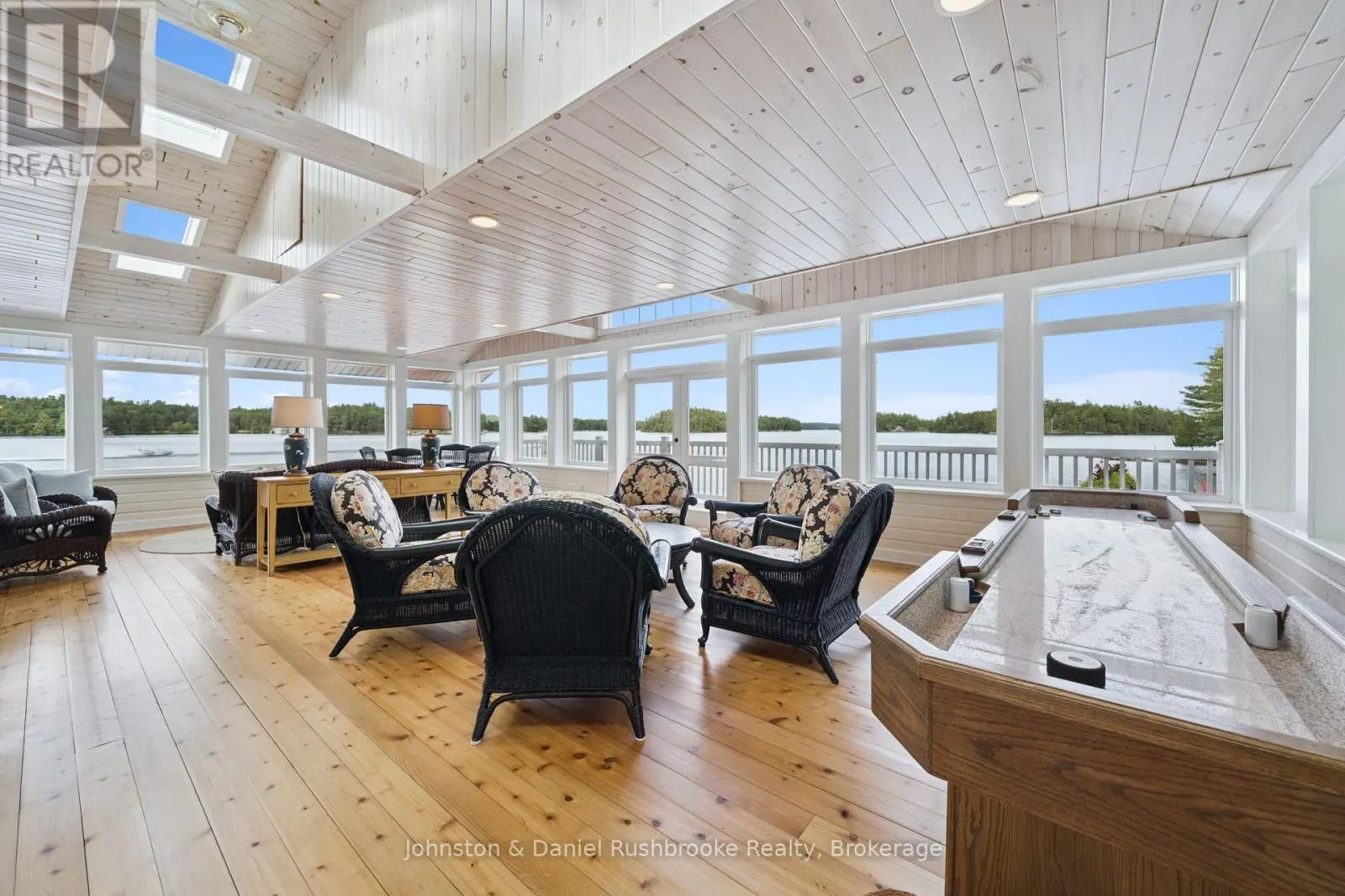 9 - 1167 ARMSTRONG POINT ROAD #9