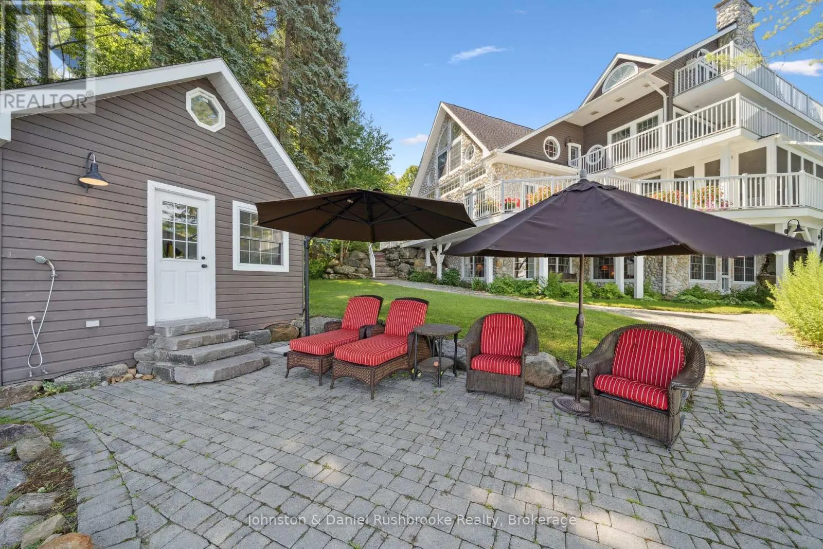 9 - 1167 ARMSTRONG POINT ROAD #9